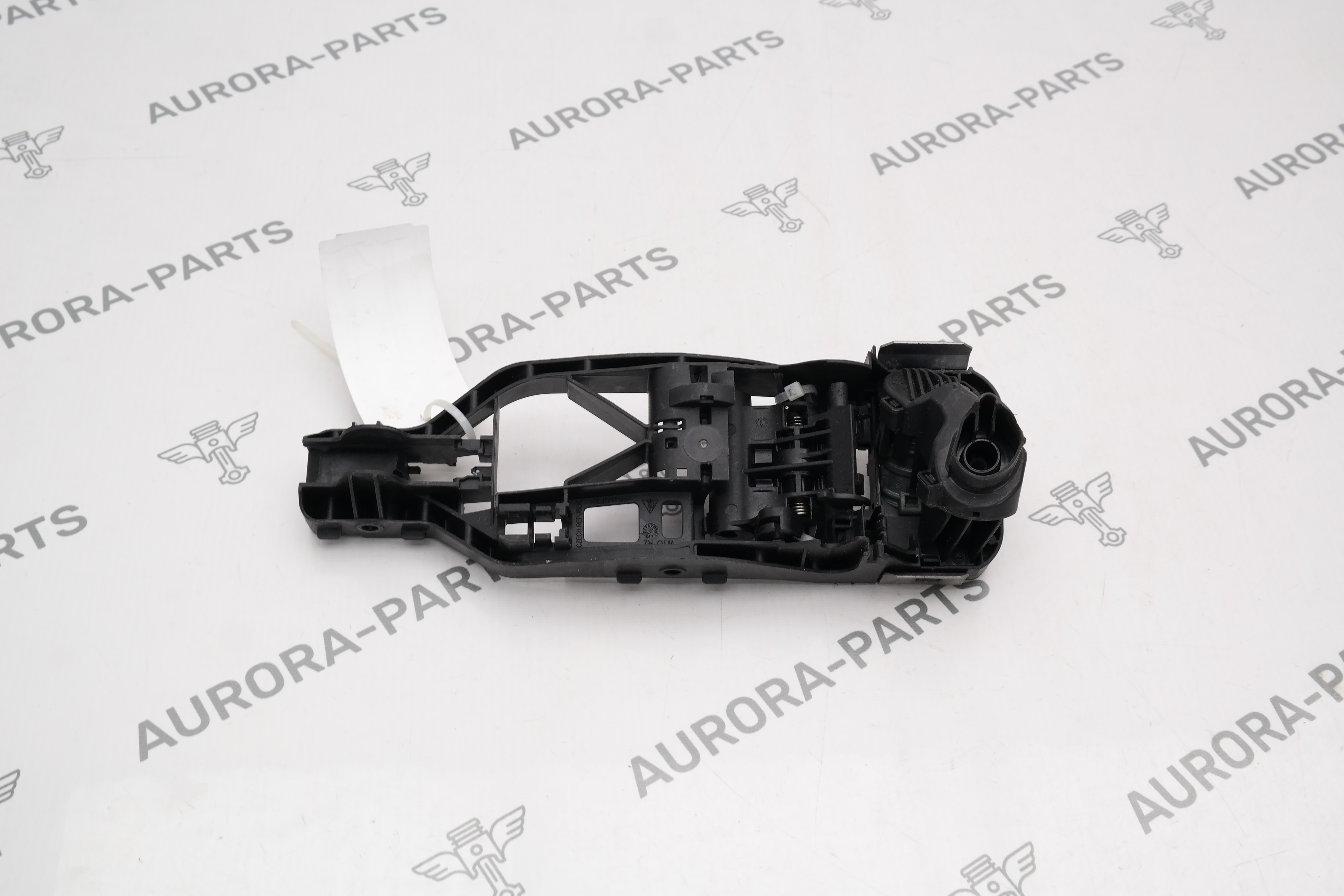 Кронштейн наружней ручки передней двери RH Porsche Cayenne