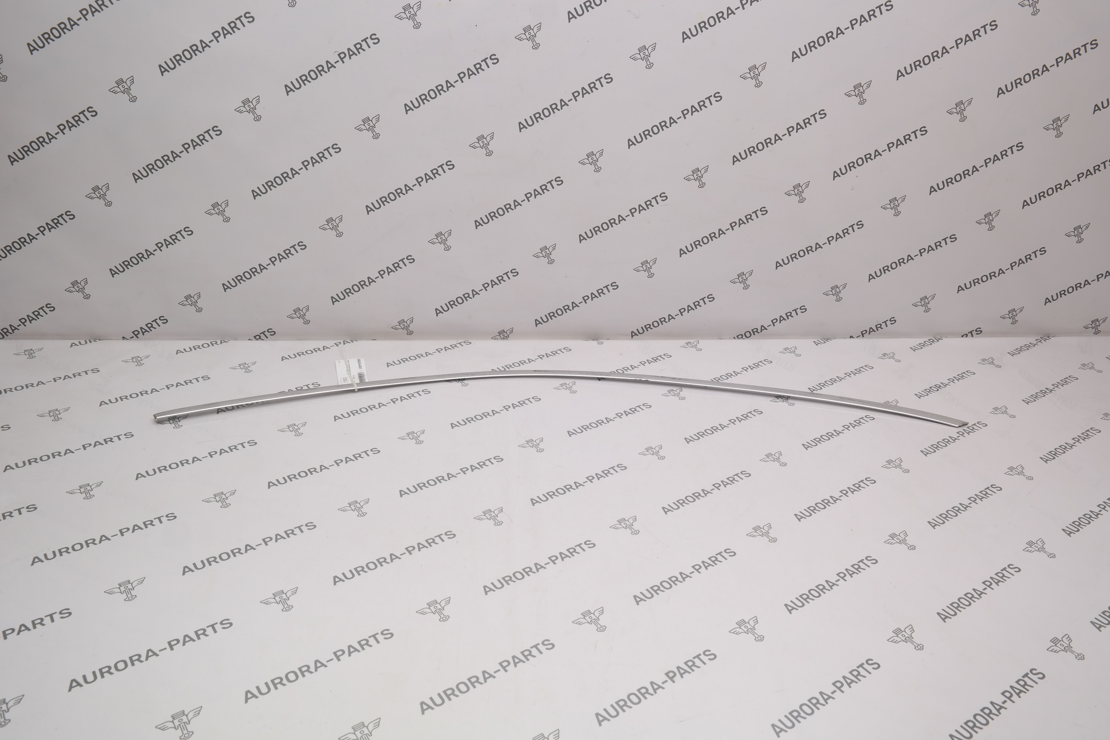 Молдинг передней двери верхний (Серебро) RH Porsche Cayenne