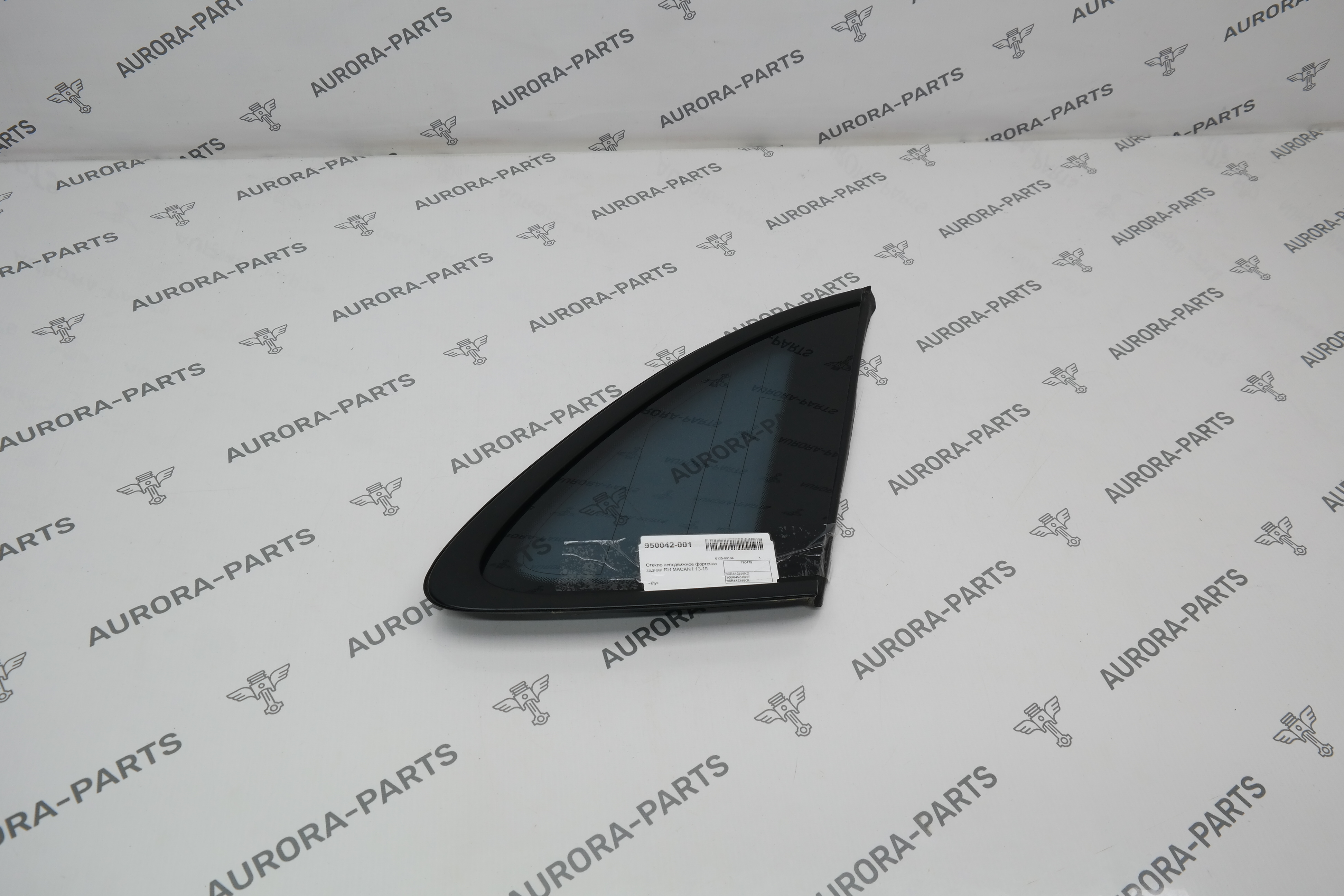 Форточка задняя RH Porsche Macan