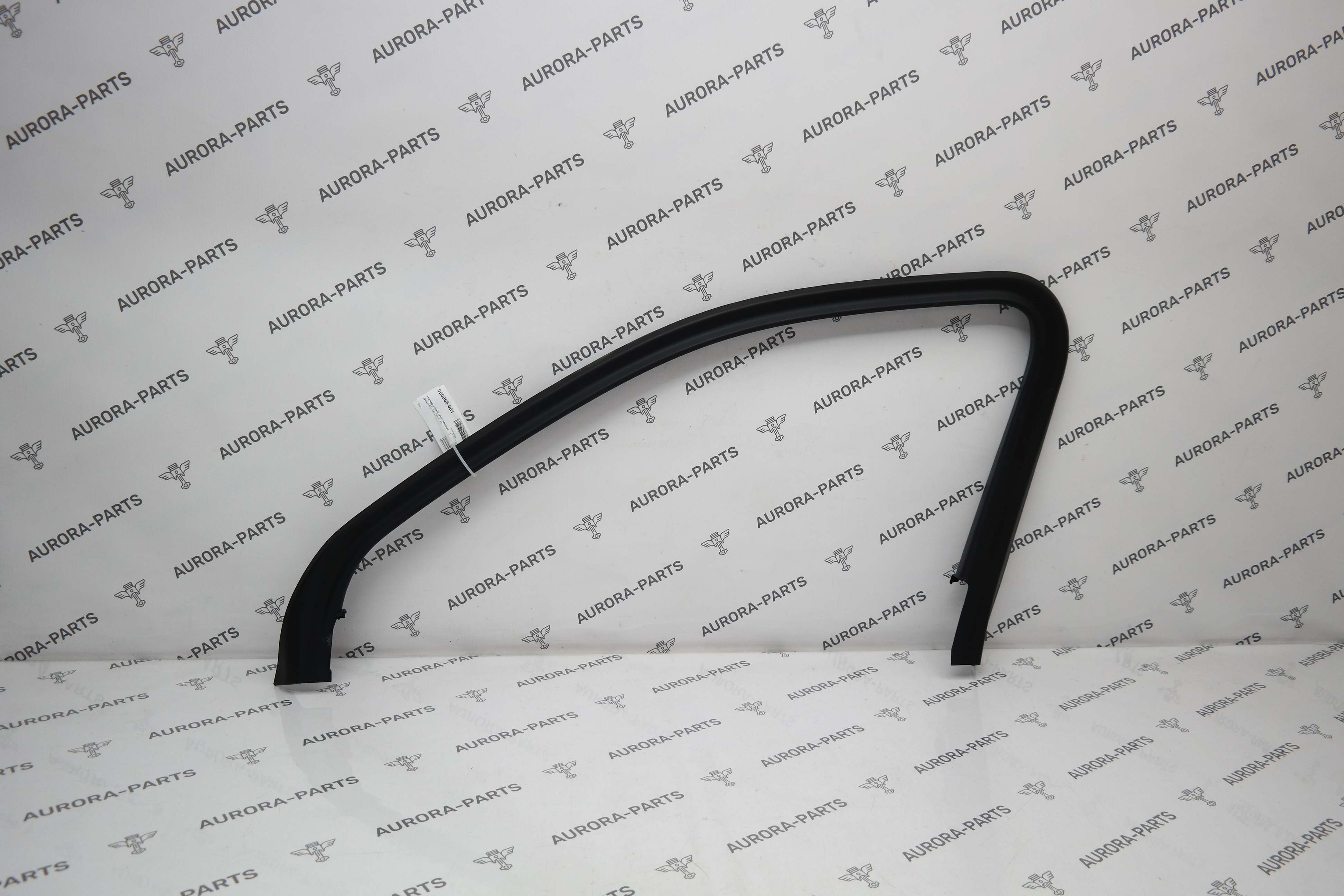 Накладка рамы окна передней двери RH Porsche Cayenne