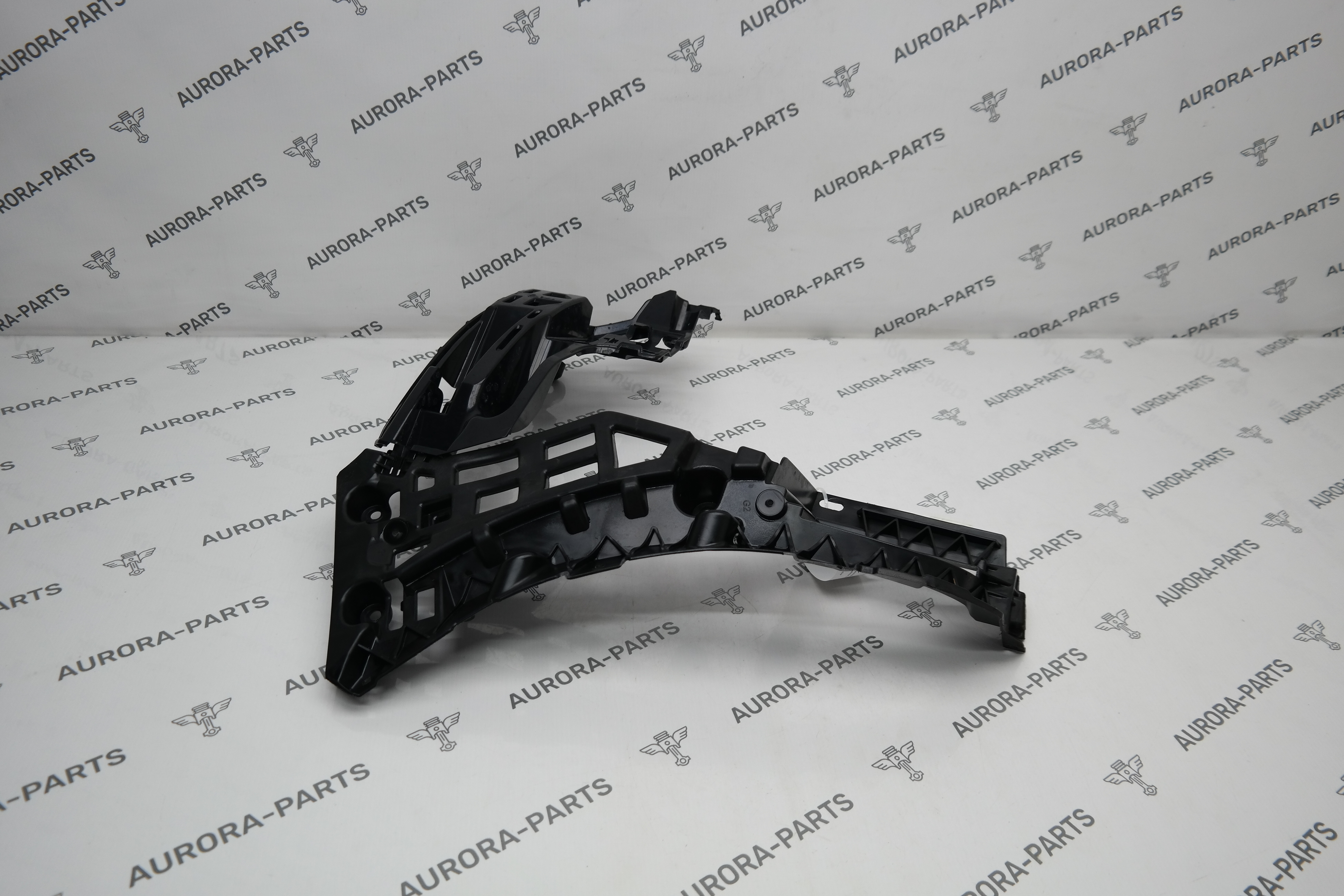 Кронштейн крепления заднего бампера LH Porsche Macan