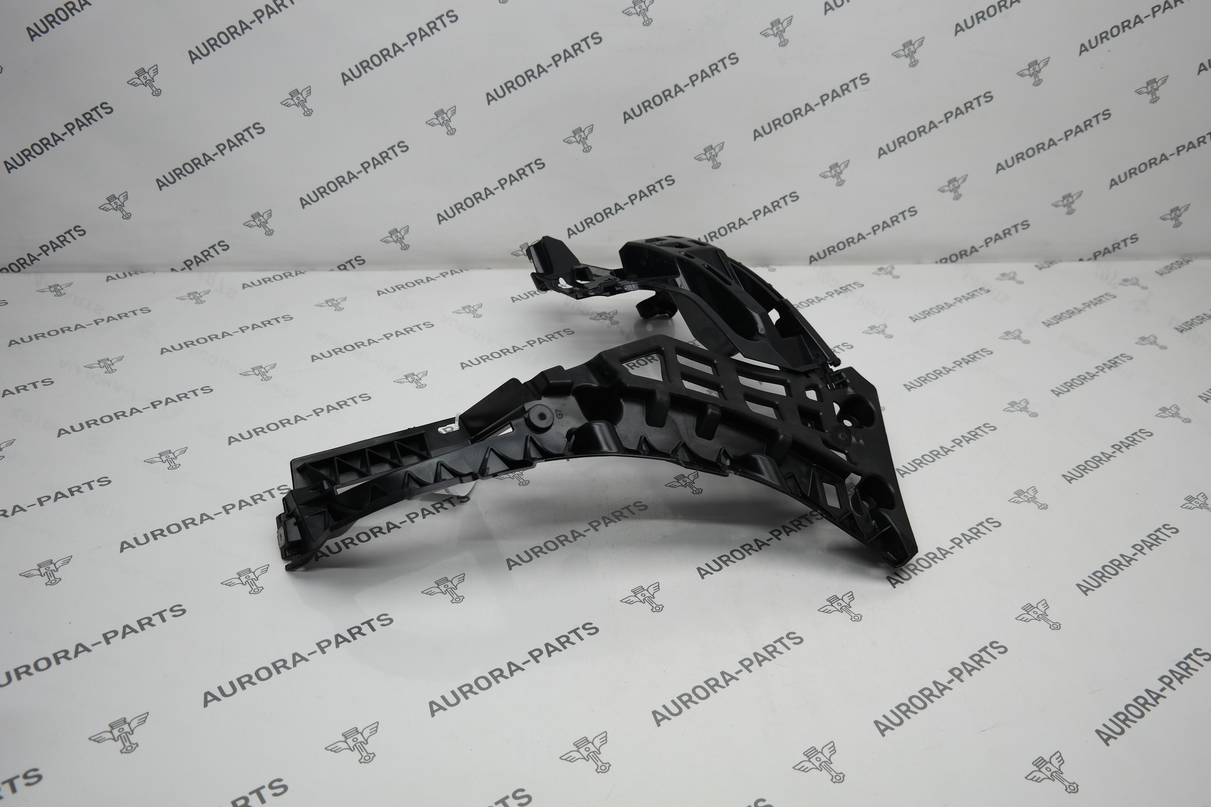 Кронштейн крепления заднего бампера RH Porsche Macan