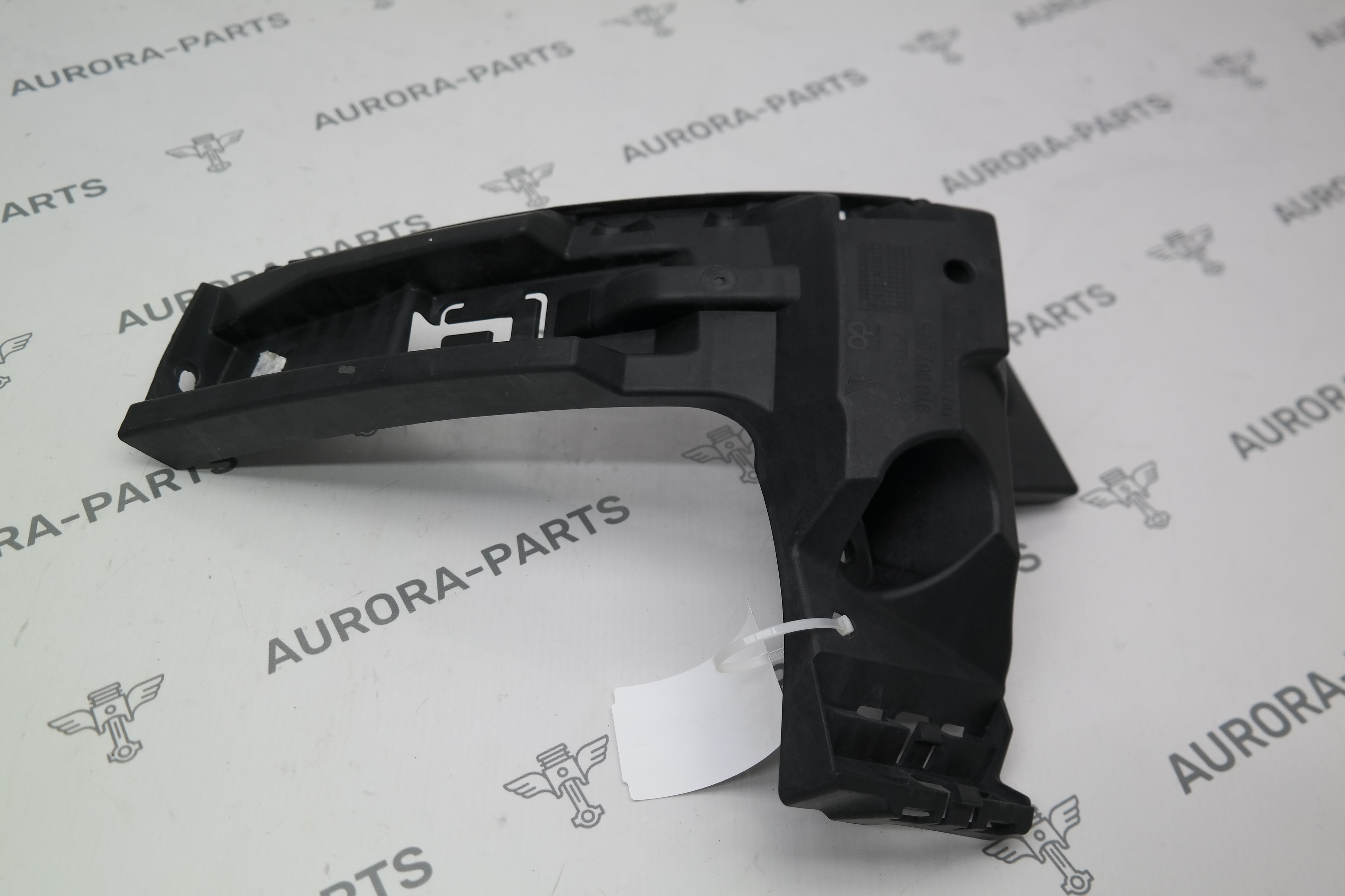 Кронштейн крепления заднего бампера LH Porsche Cayenne