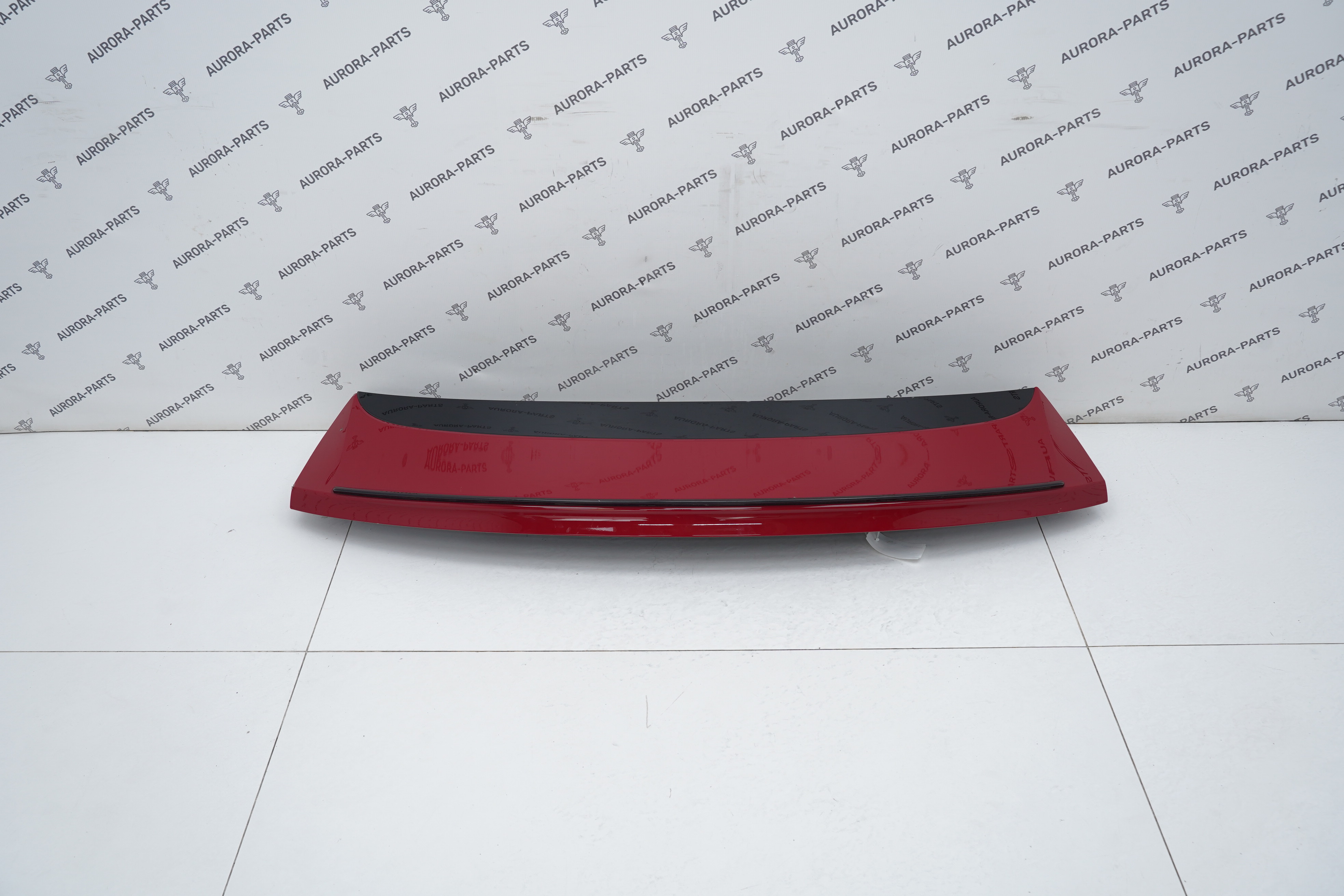 Спойлер задний на кромку крышки багажника Porsche Cayenne