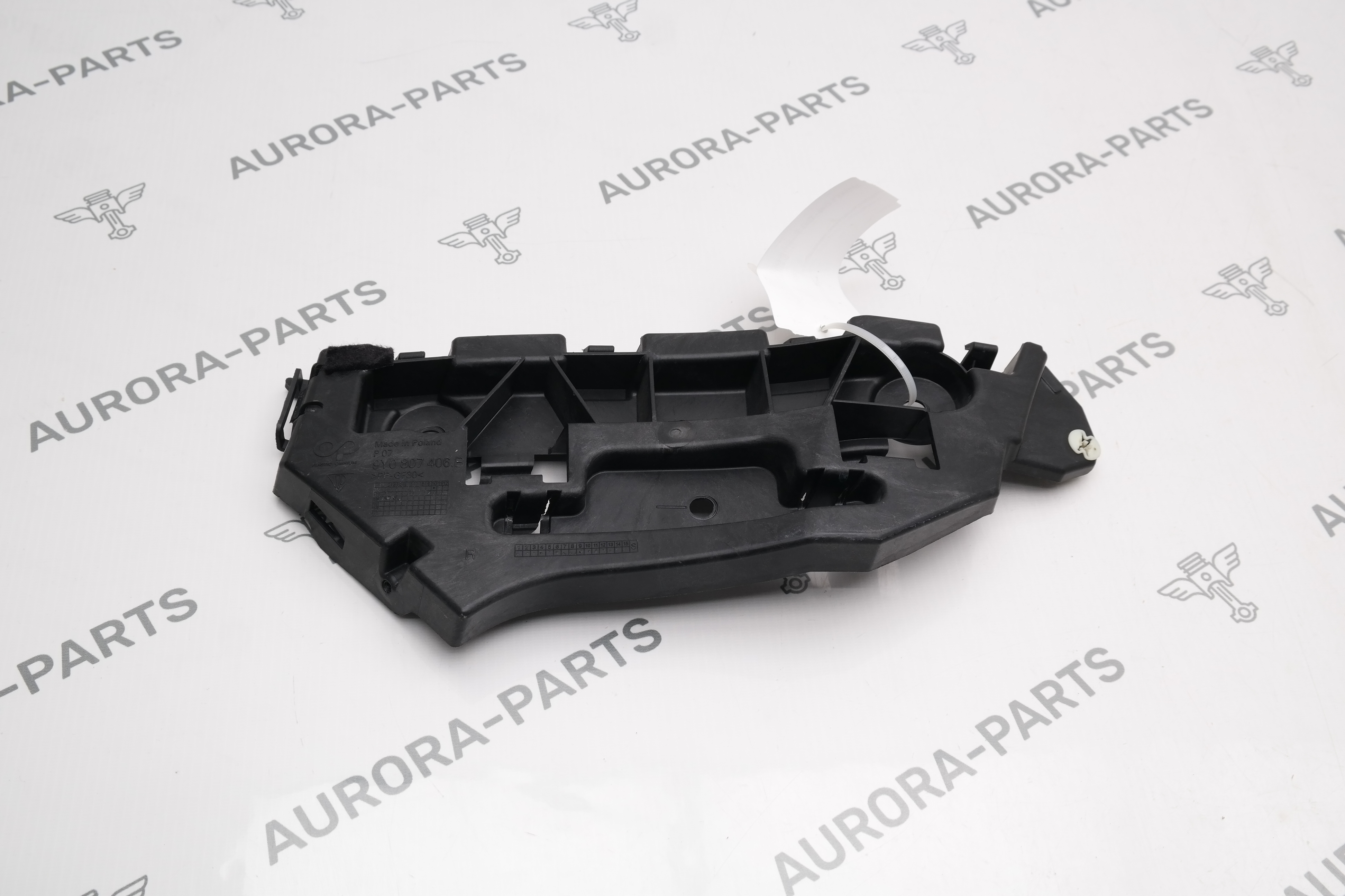 Кронштейн крепления заднего бампера RH Porsche Cayenne