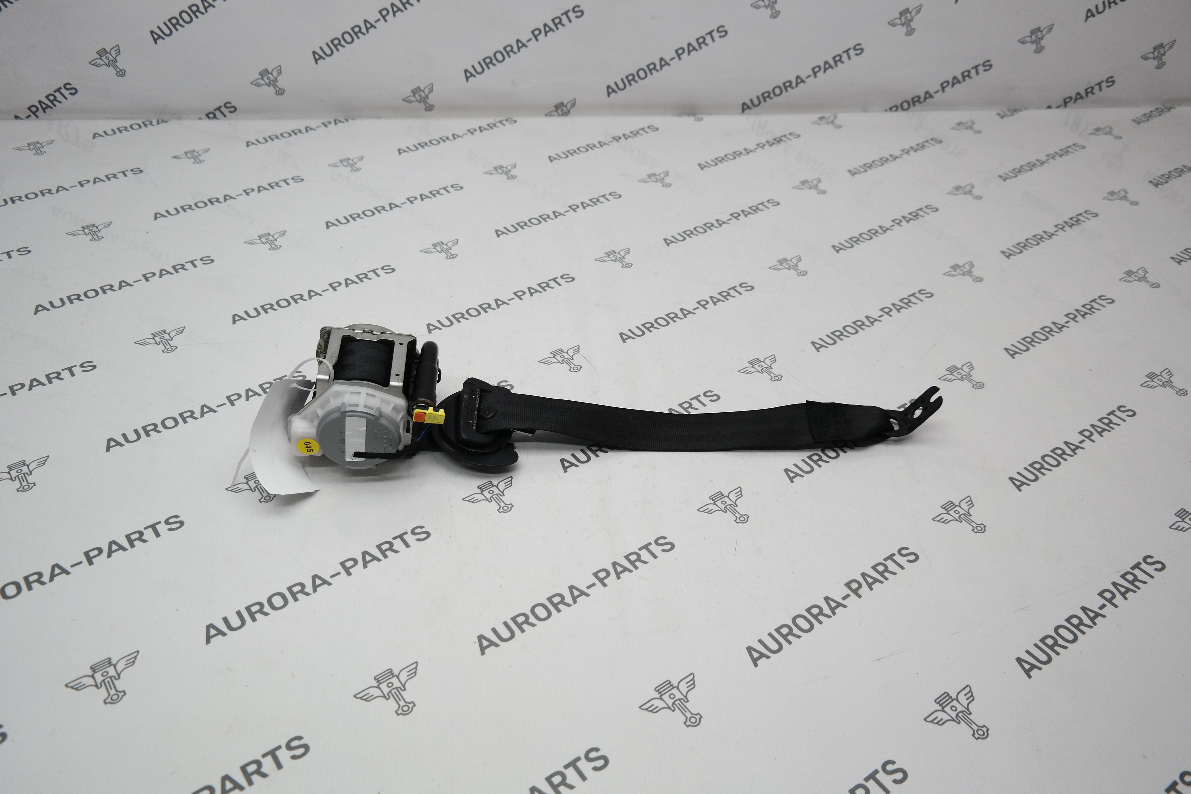 Ремень безопасности задний RH Porsche Cayenne