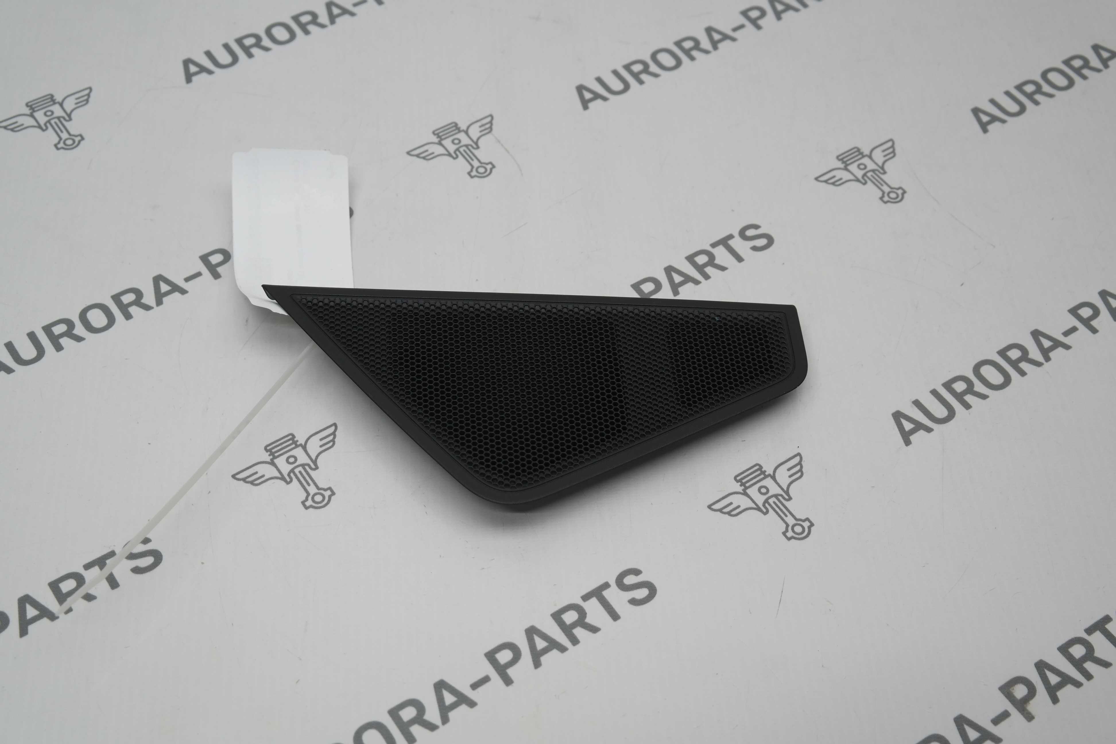 Сетка динамика задней двери RH Porsche Cayenne