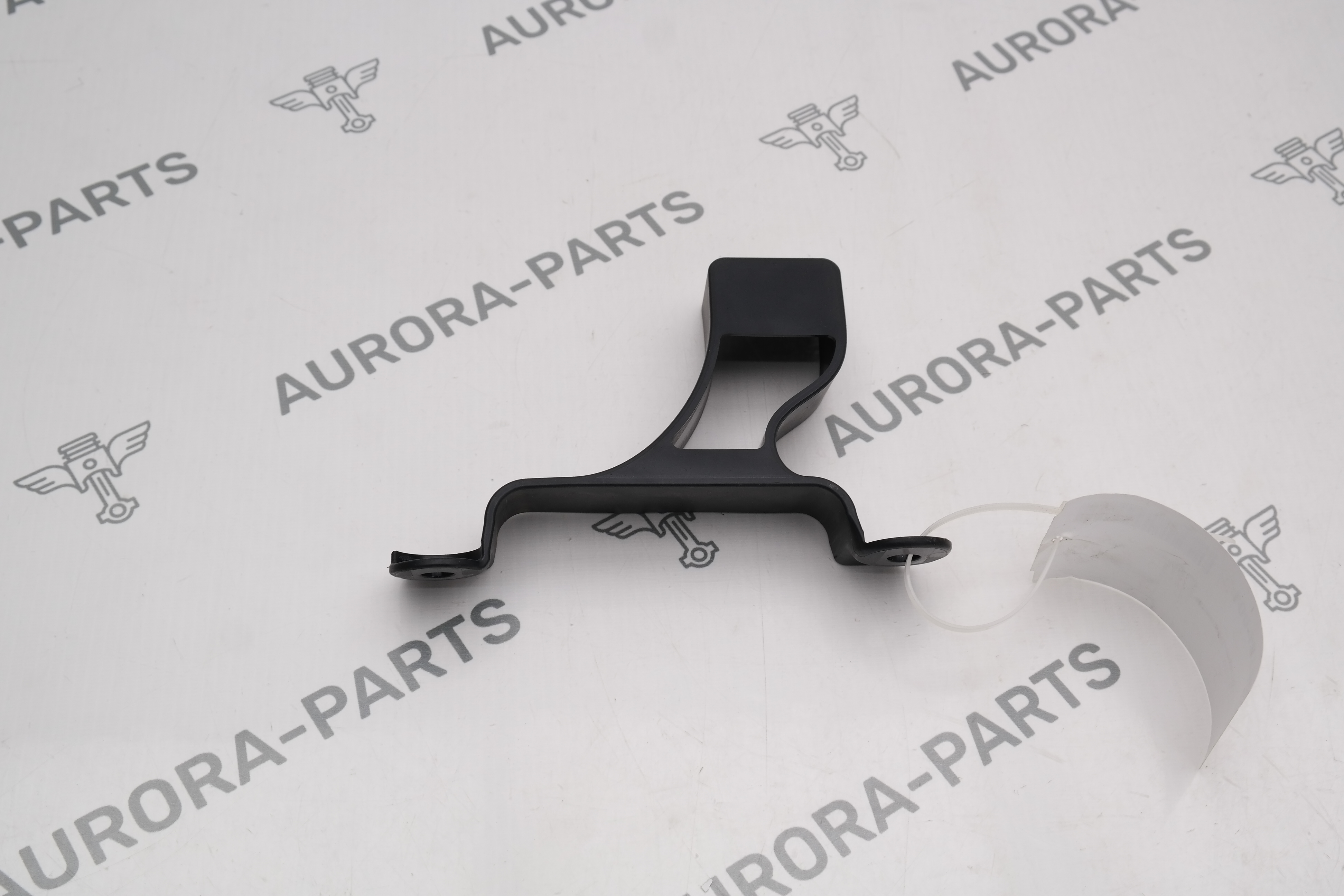 Кронштейн защиты днища Porsche Macan