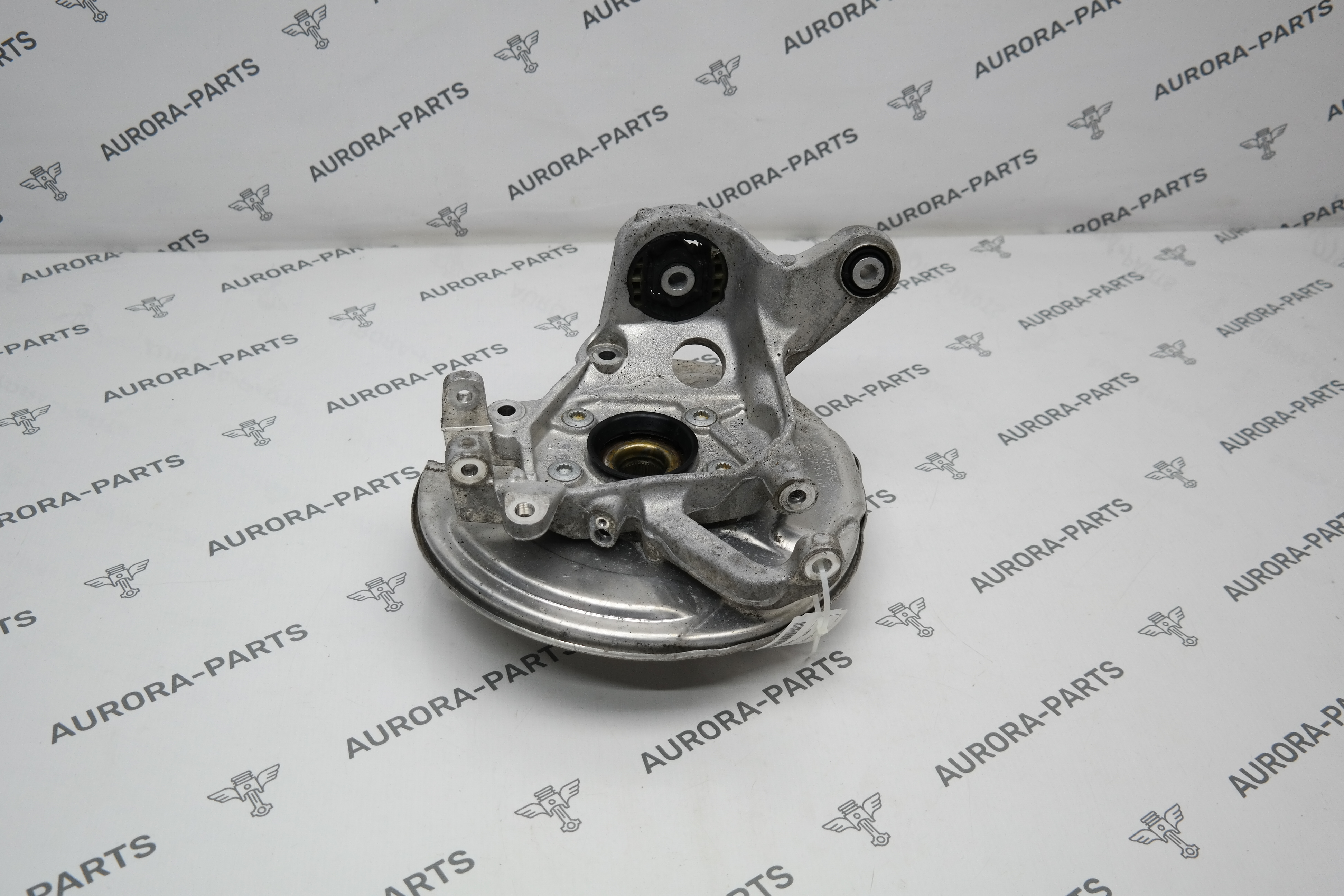 Кулак поворотный задней подвески всборе (AWD) LH Volvo S90/V90