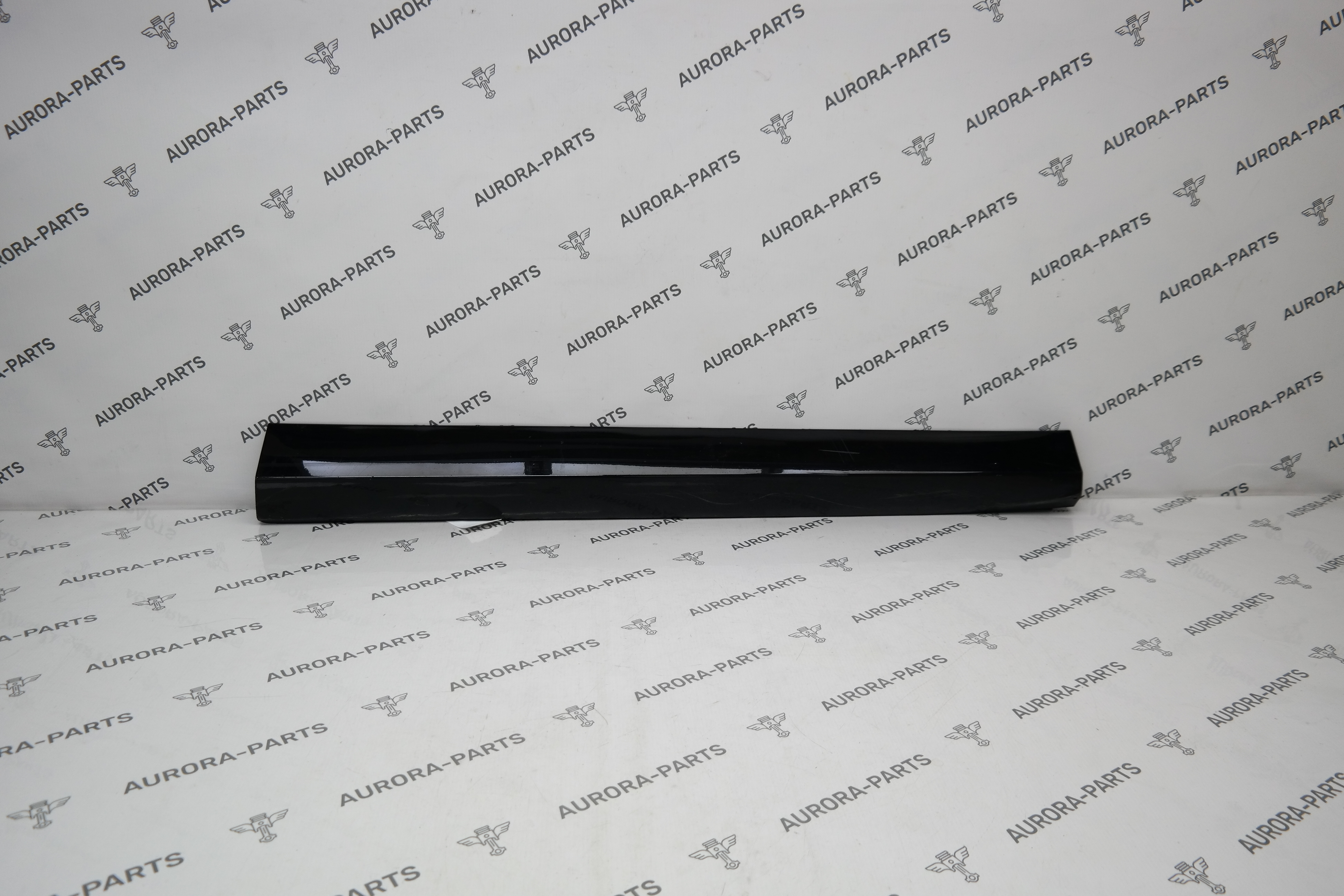 Молдинг двери передний RH Voyah Free