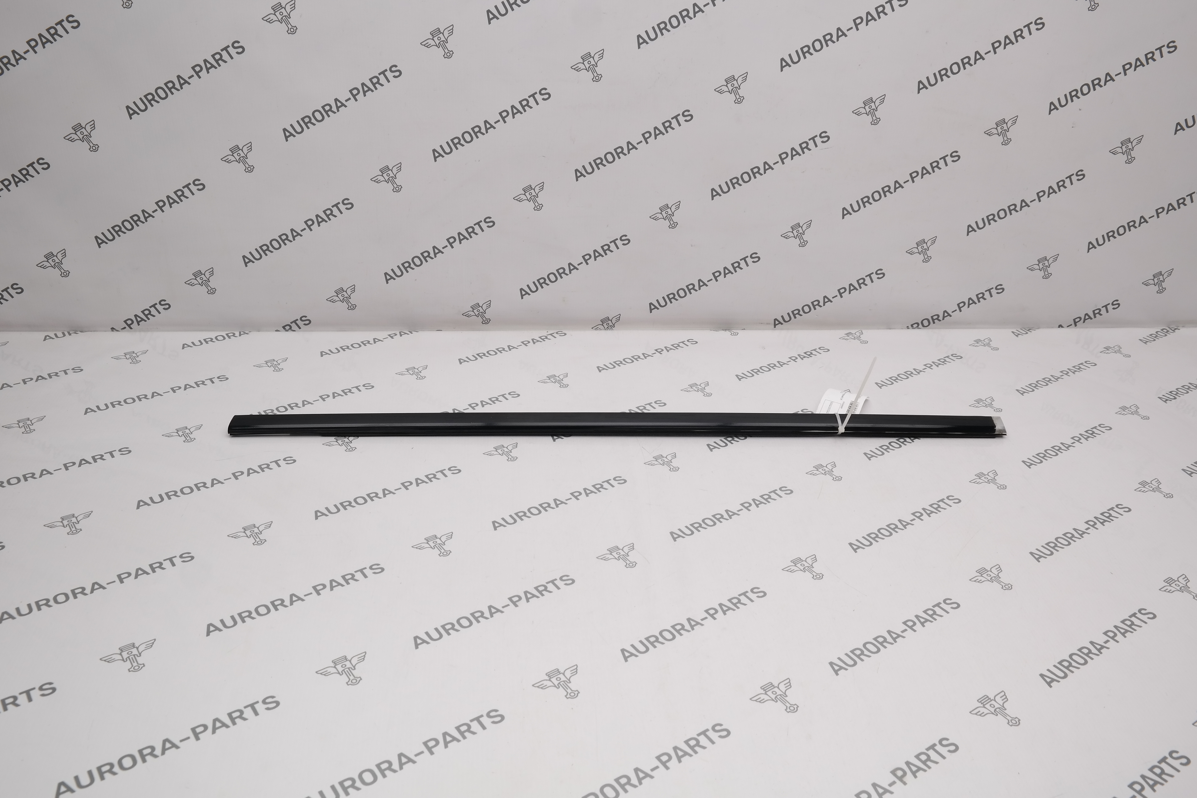 Молдинг стекла передний LH Voyah Free