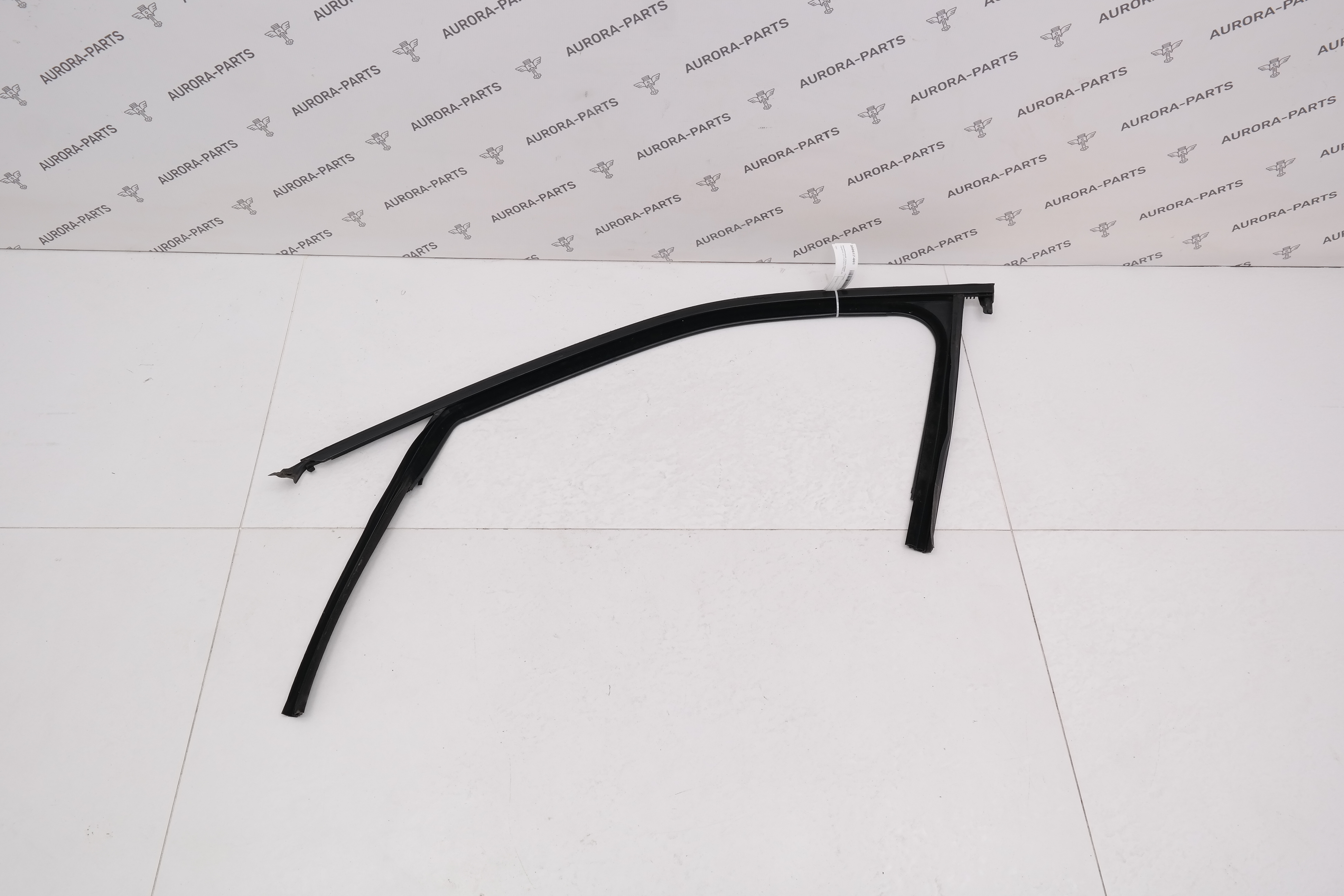 Направляющая стекла двери передняя LH Voyah Free