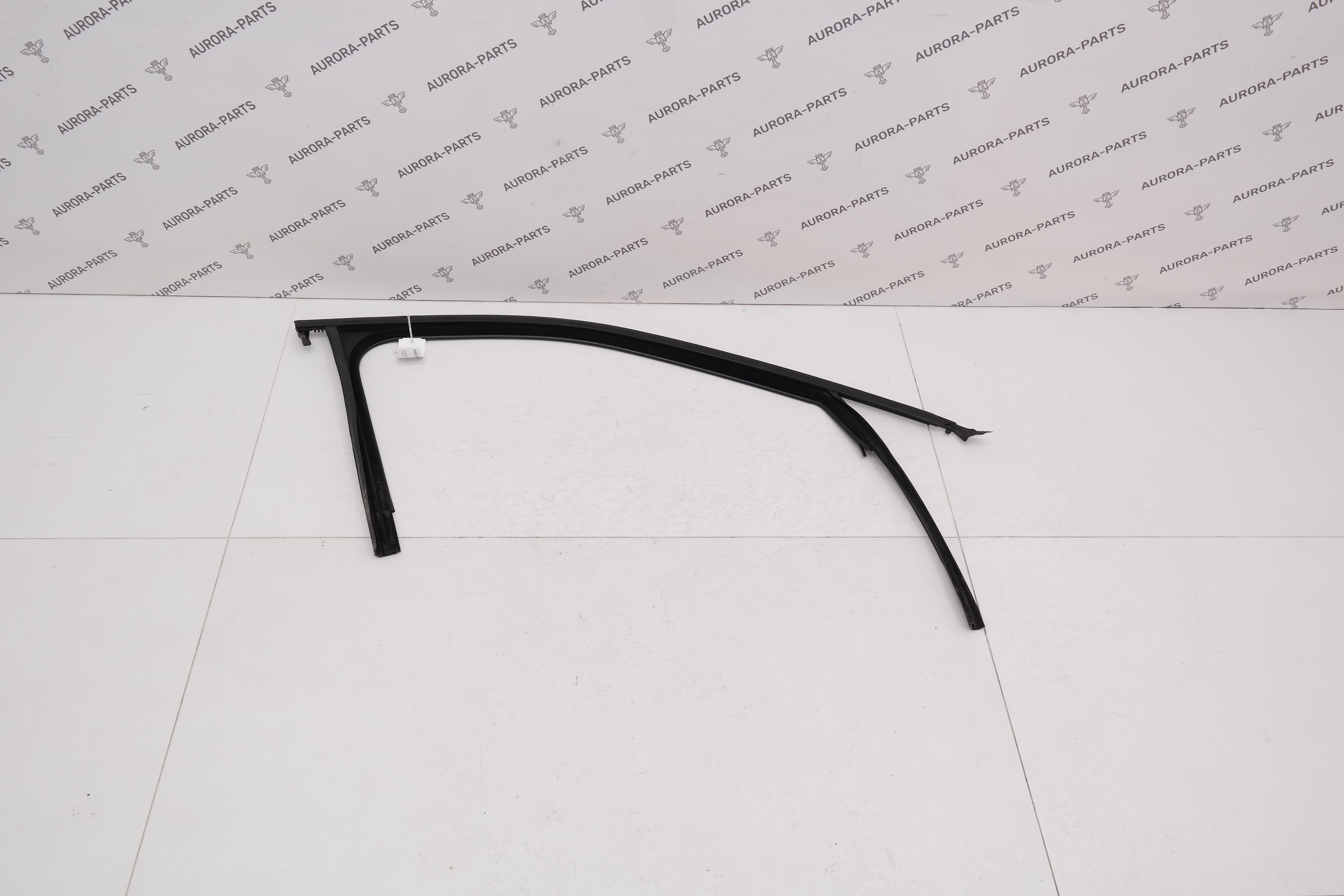 Направляющая стекла двери передняя RH Voyah Free