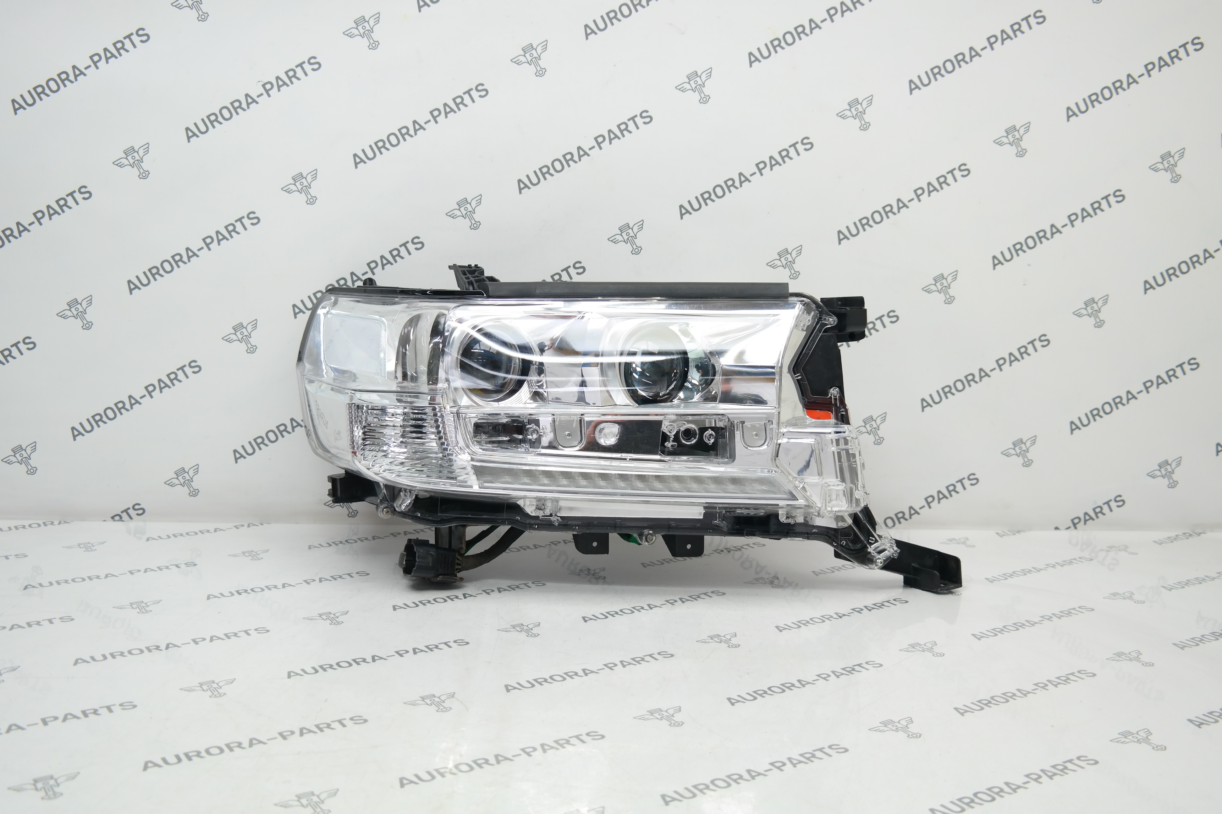 Фара LED + галоген хром в сборе RH Toyota Land Cruiser