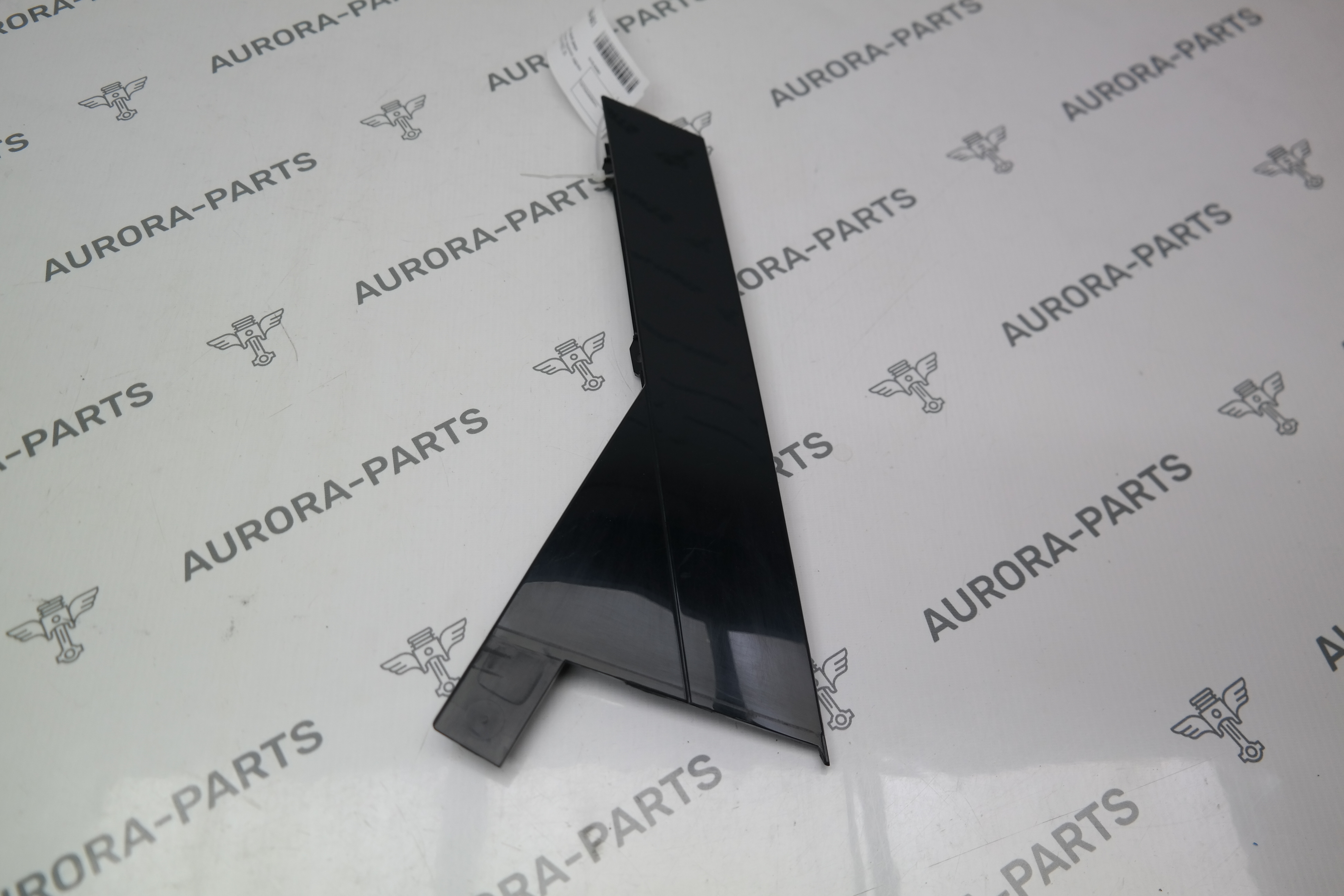 Накладка задней двери вертикальная наружняя задняя LH Voyah Free