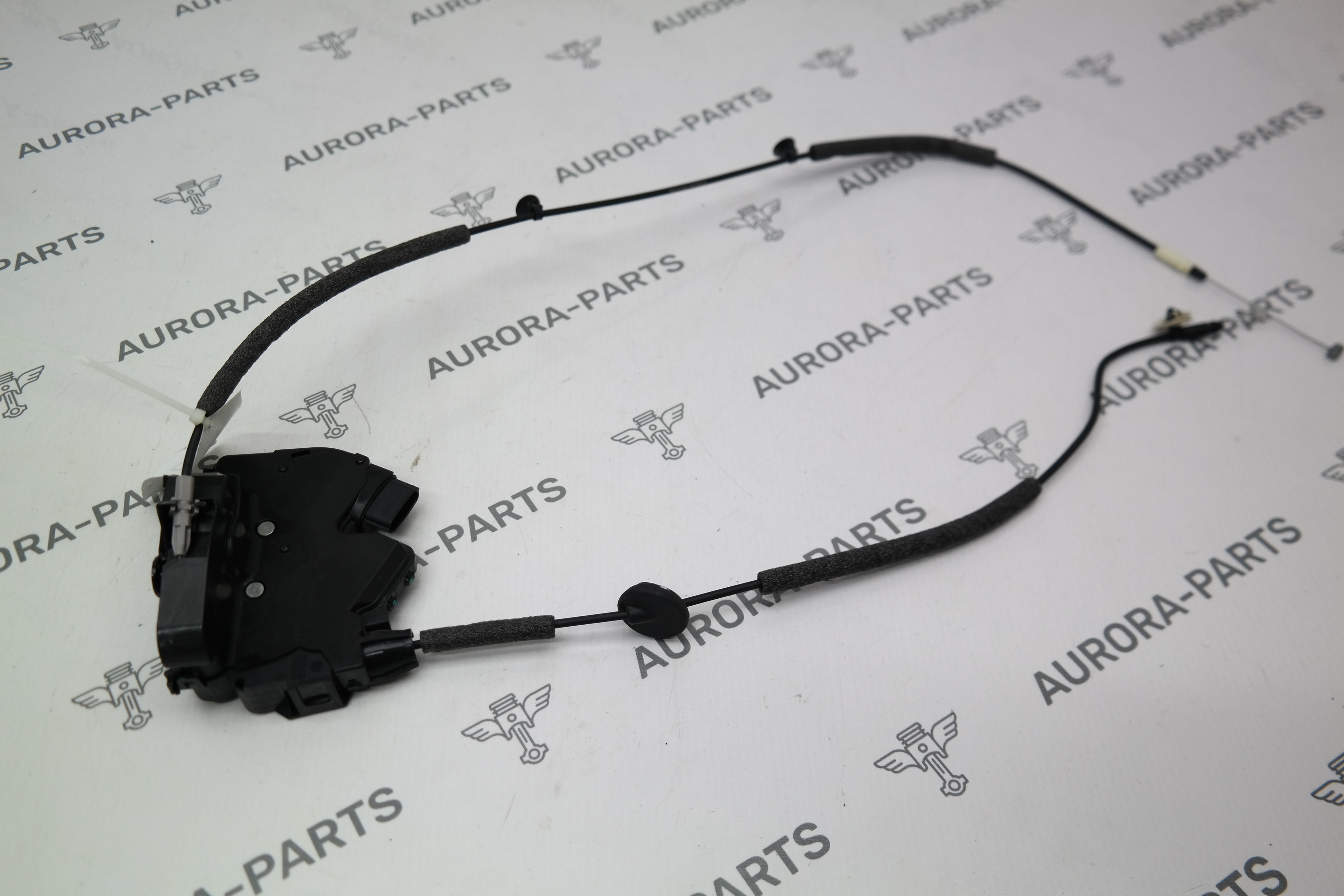 Замок задней двери RH Voyah Free