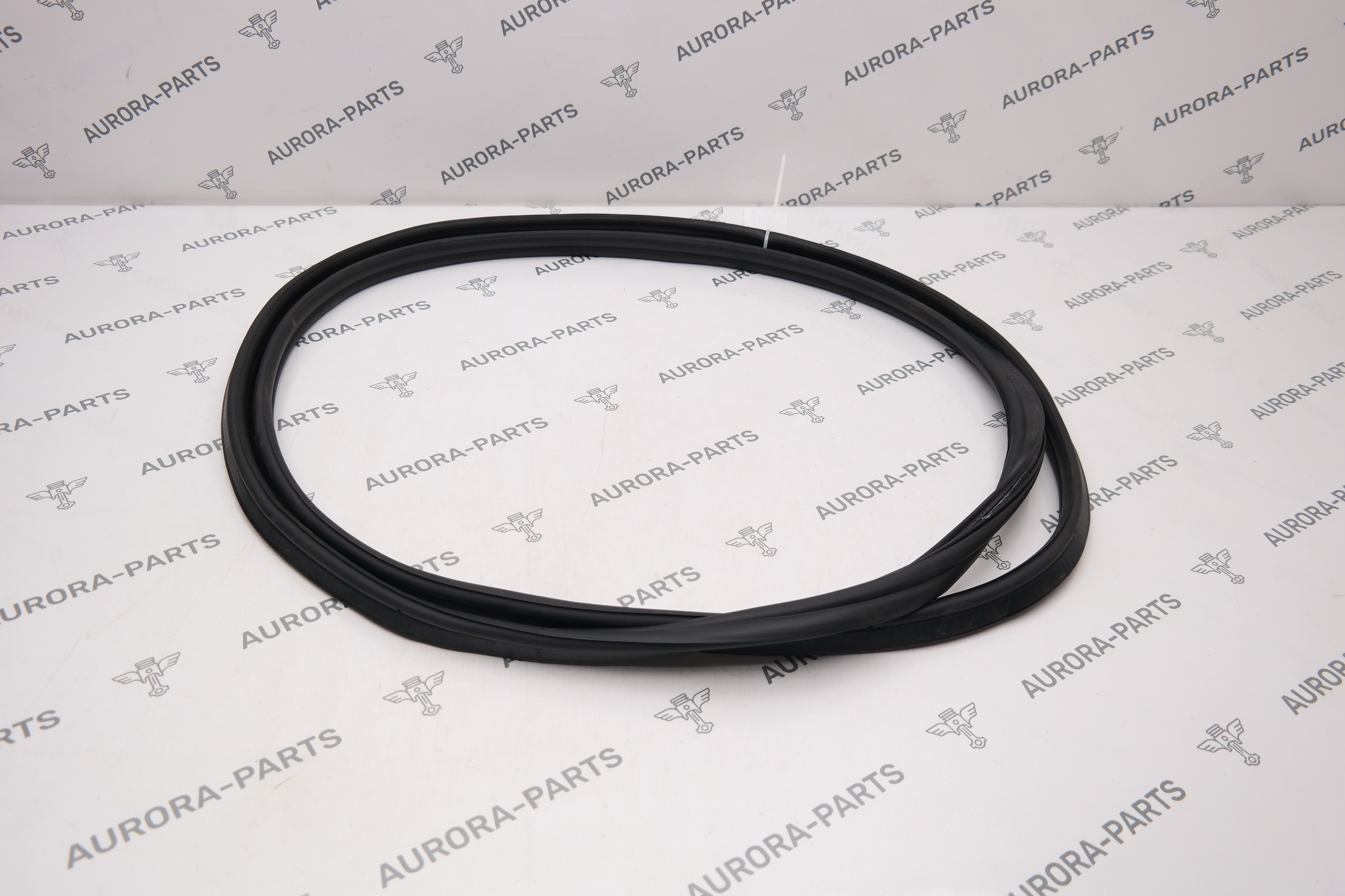 Уплотнитель проёма крышки багажника VW Touareg