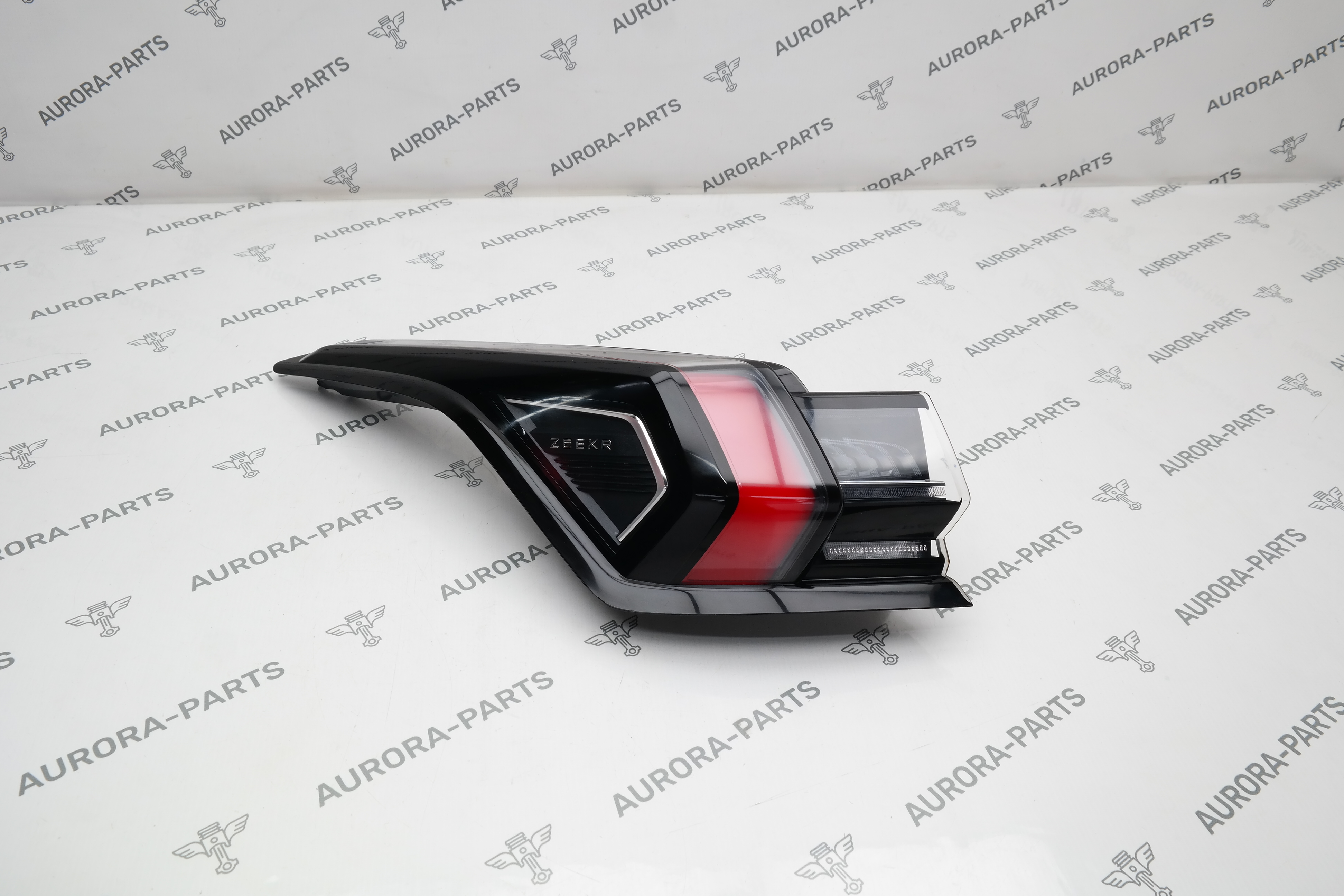 Фонарь задний LH ZEEKR 001