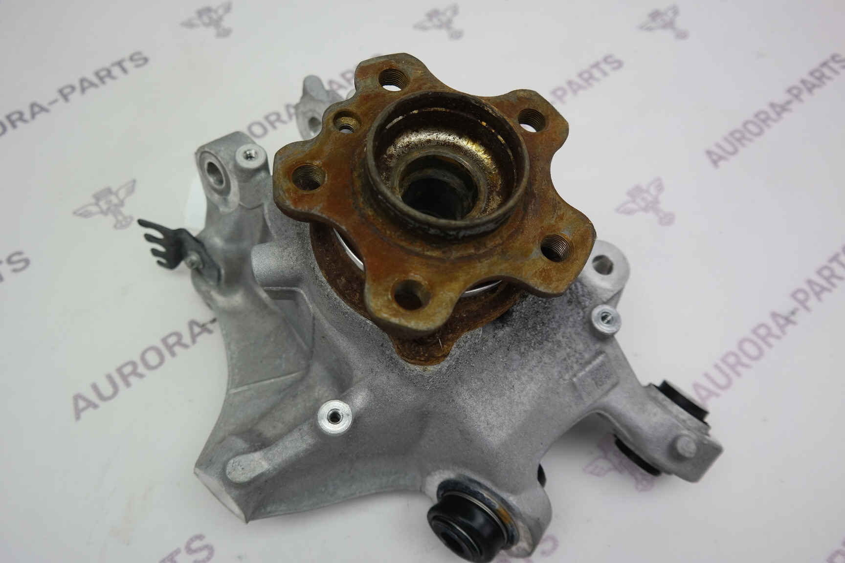 Кулак поворотный задний со ступицей RH BMW 5-Series