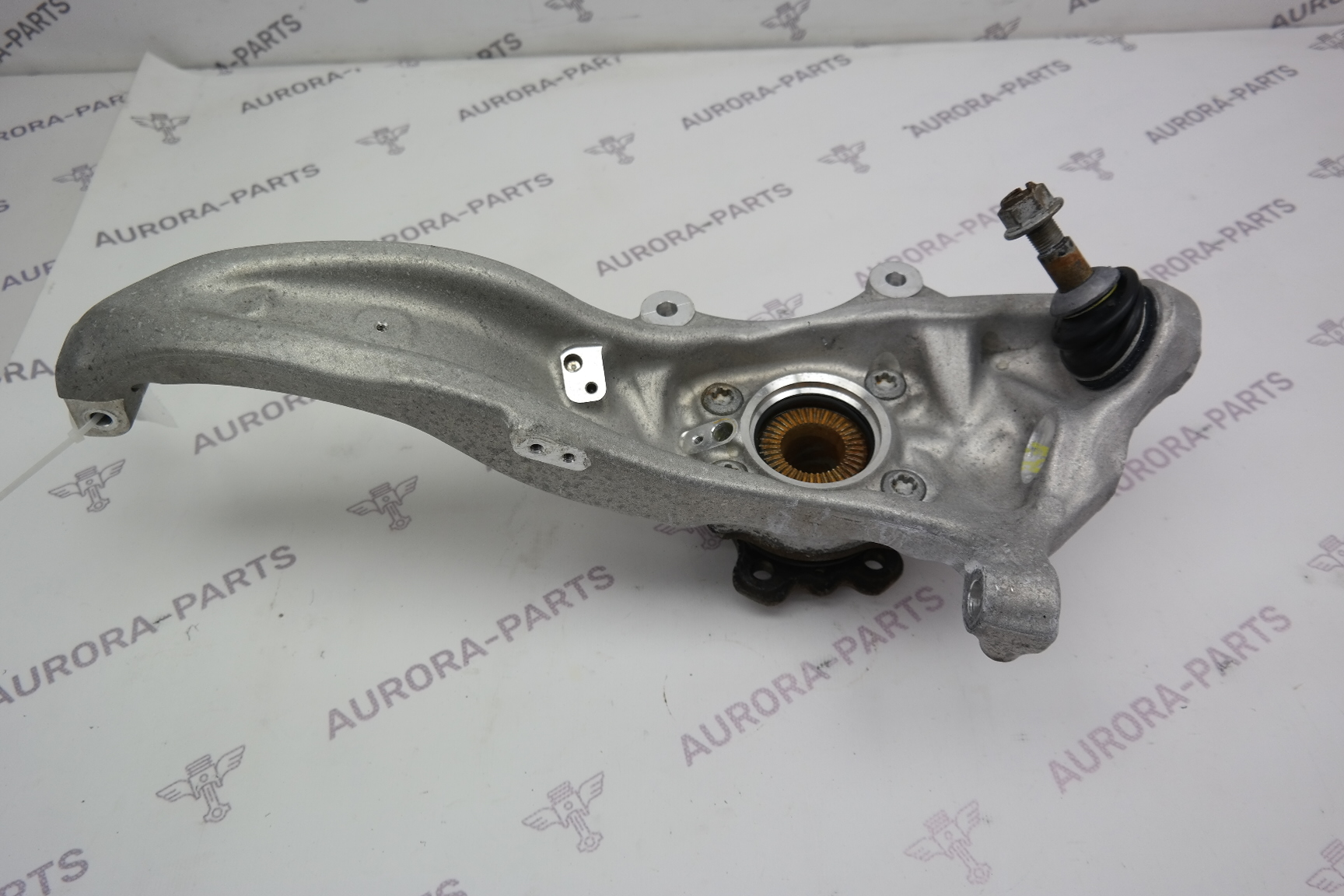 Кулак поворотный передний RH BMW 5-Series