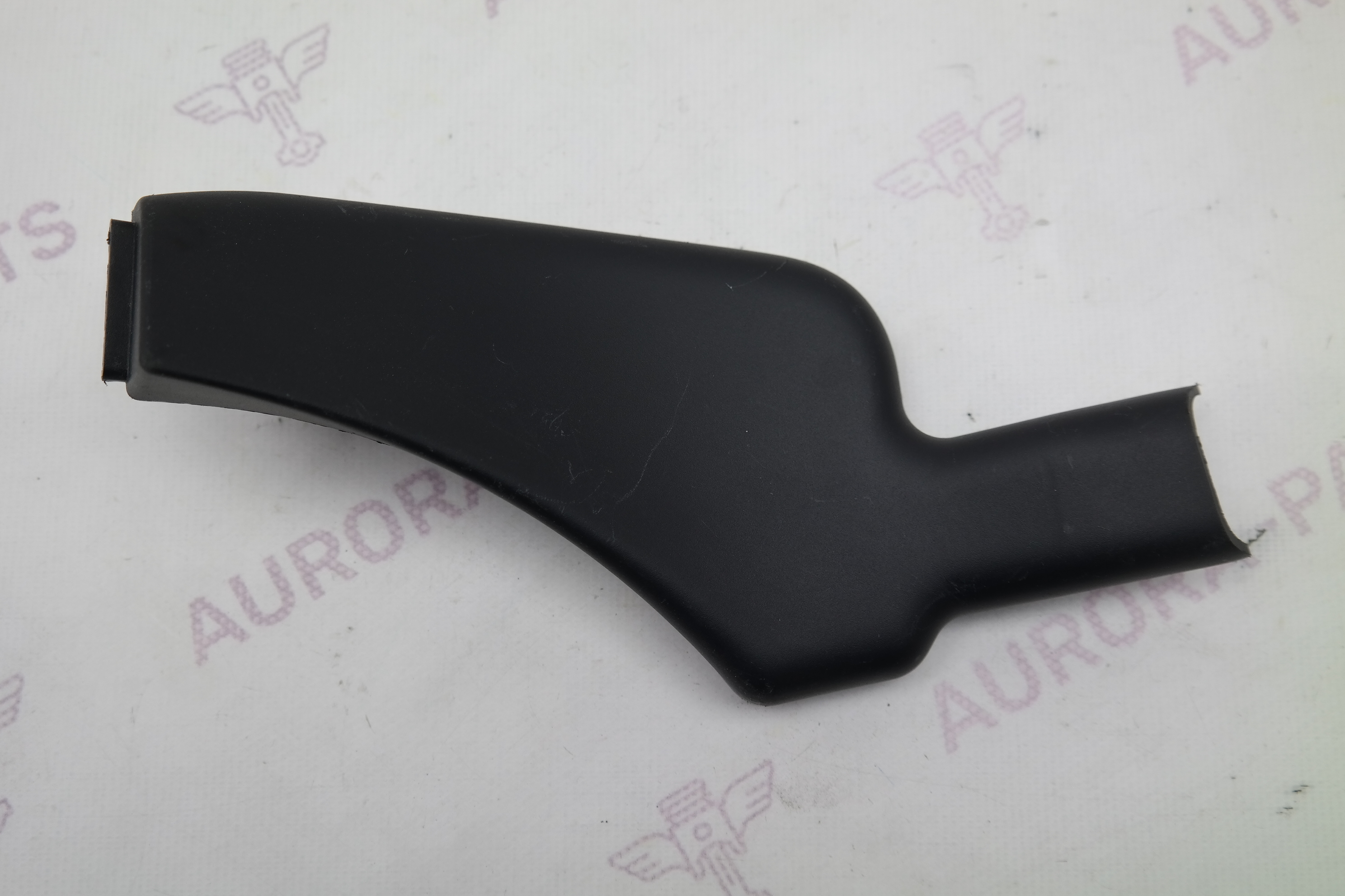 Накладка петли крышки багажника RH Land Rover Range Rover Velar