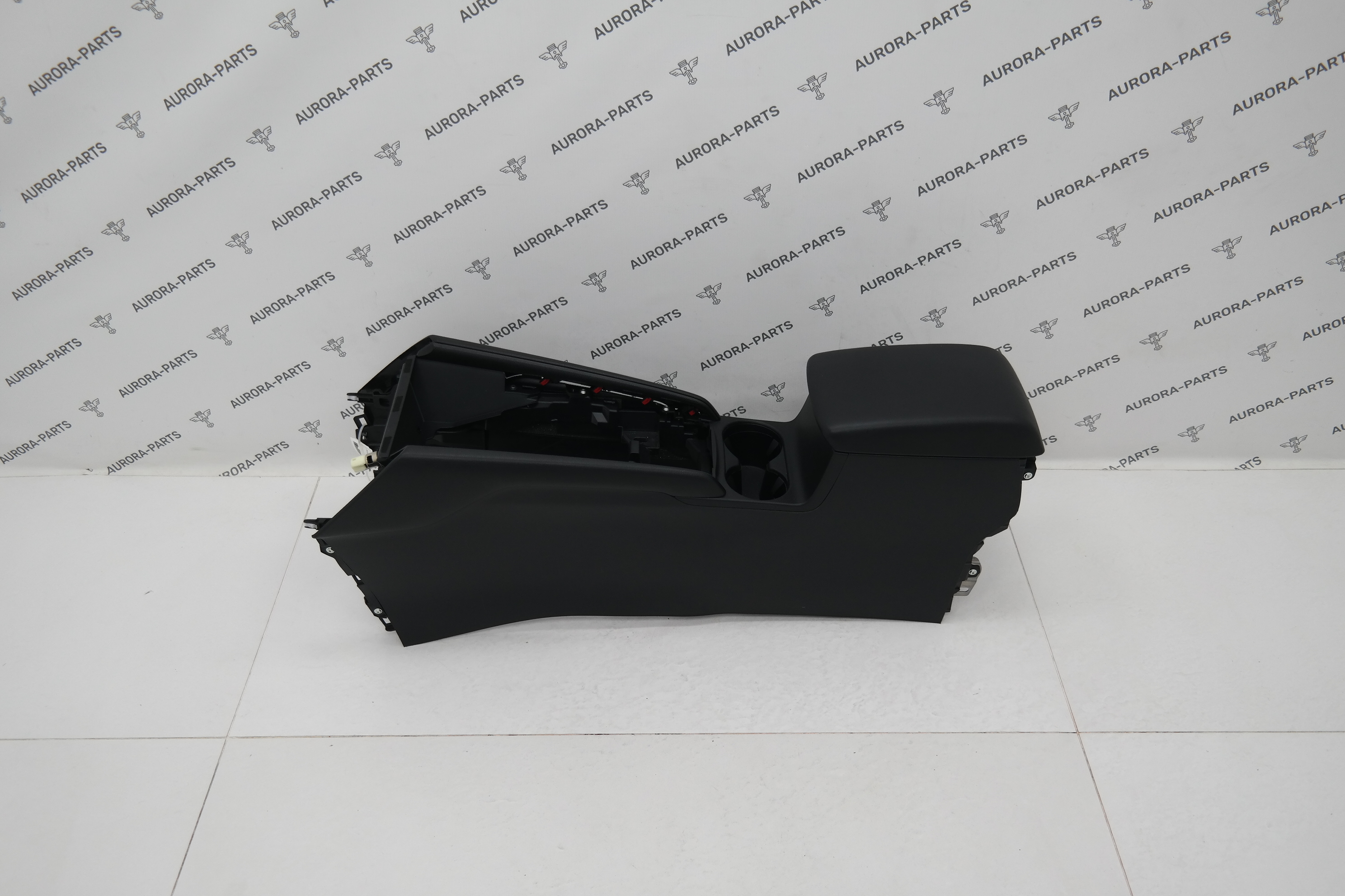 Консоль центральная с подлокотником Mazda CX-5