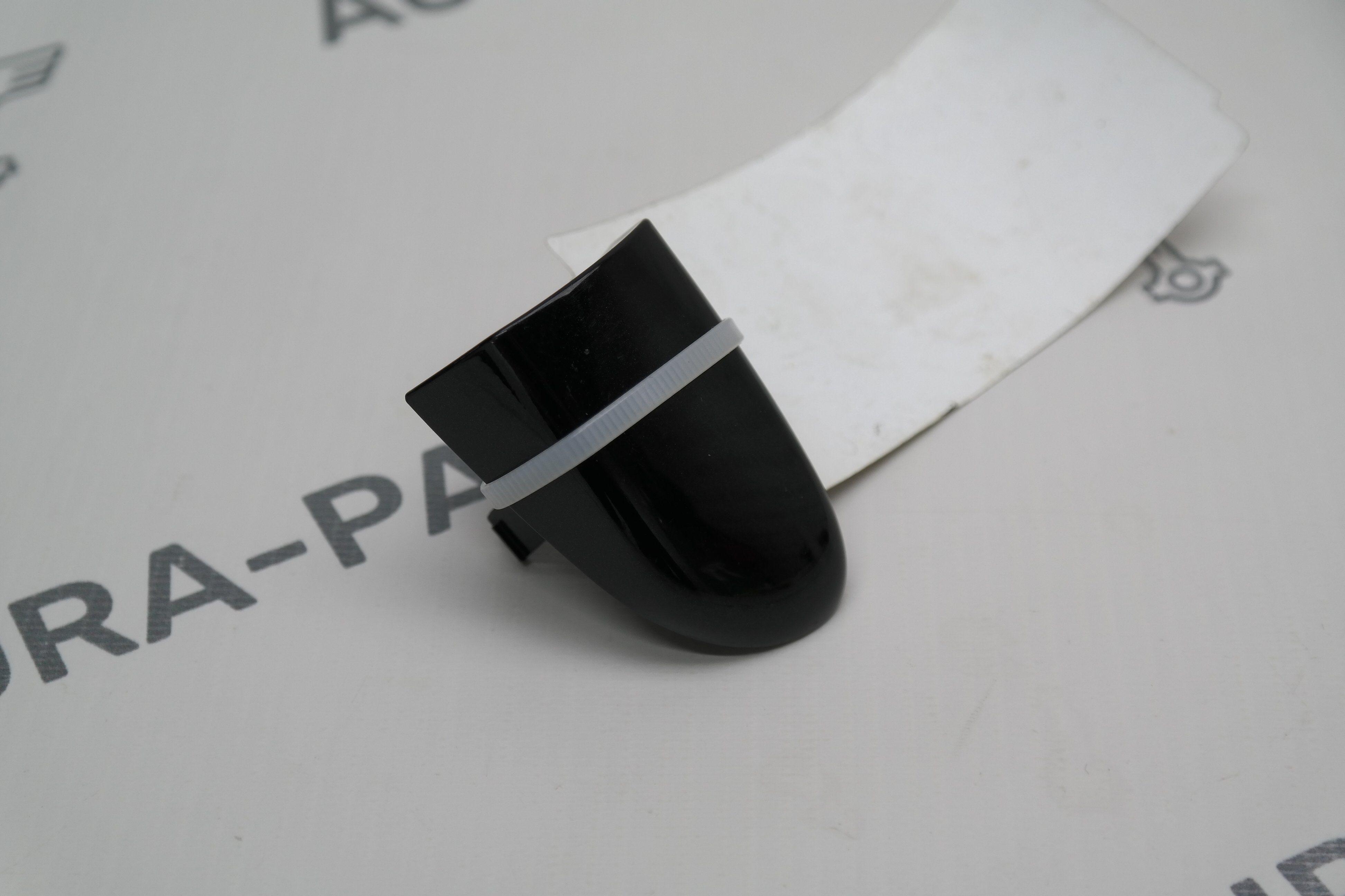 Накладка наружной ручки двери RH Mazda CX-5