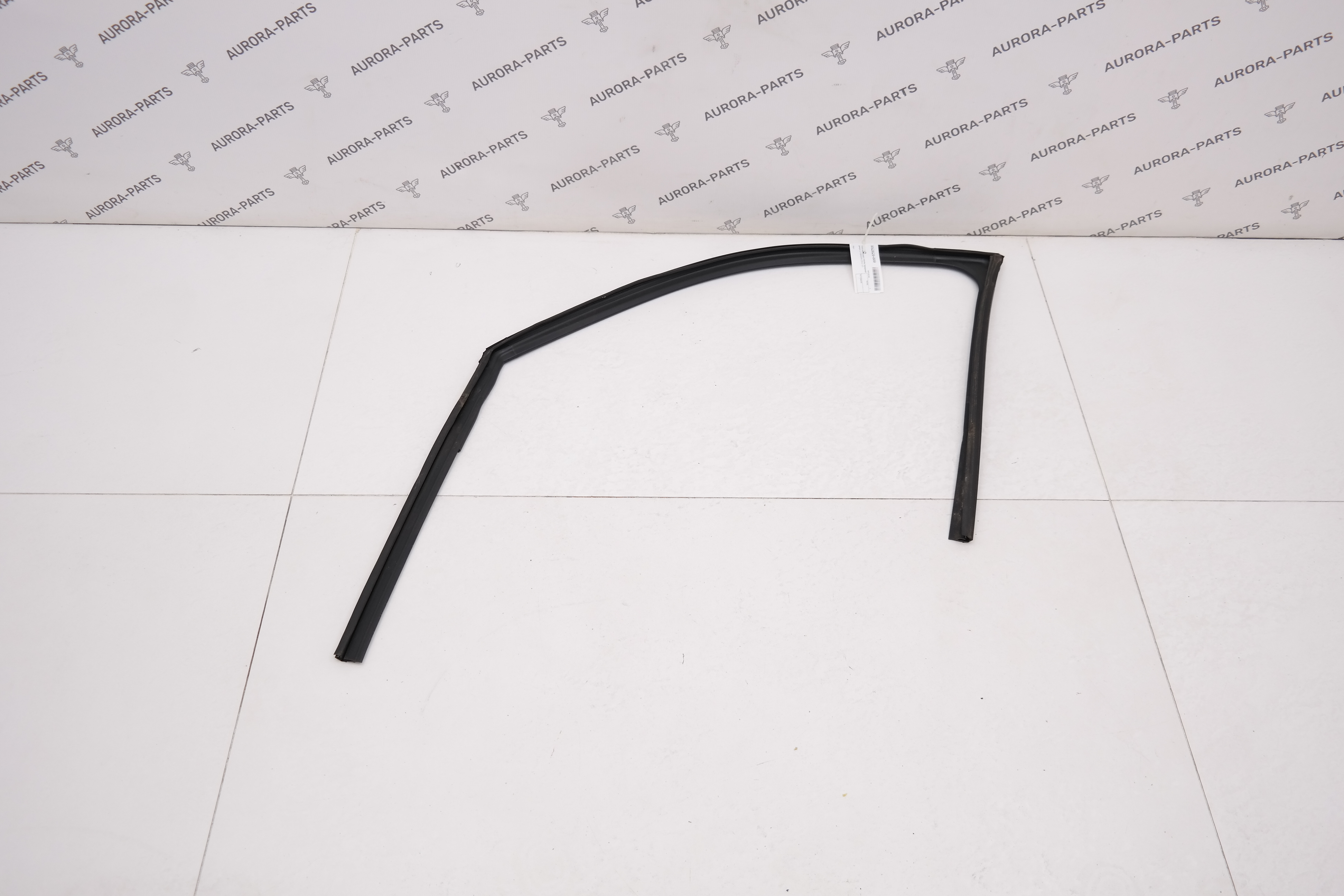 Направляющая стекла передней двери LH Mazda CX-5