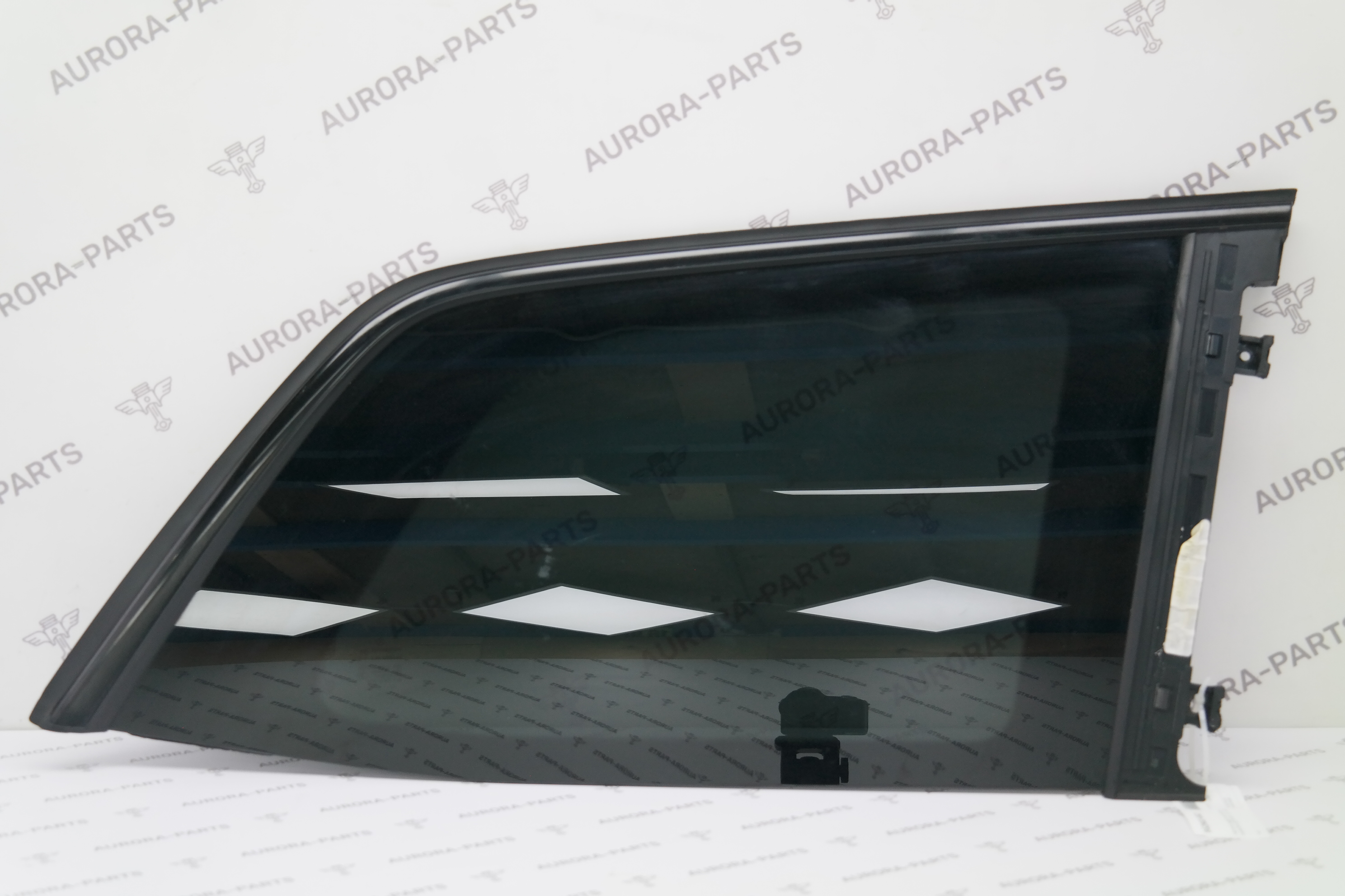 Форточка задней части кузова выдвижная RH Mercedes GL/GLS