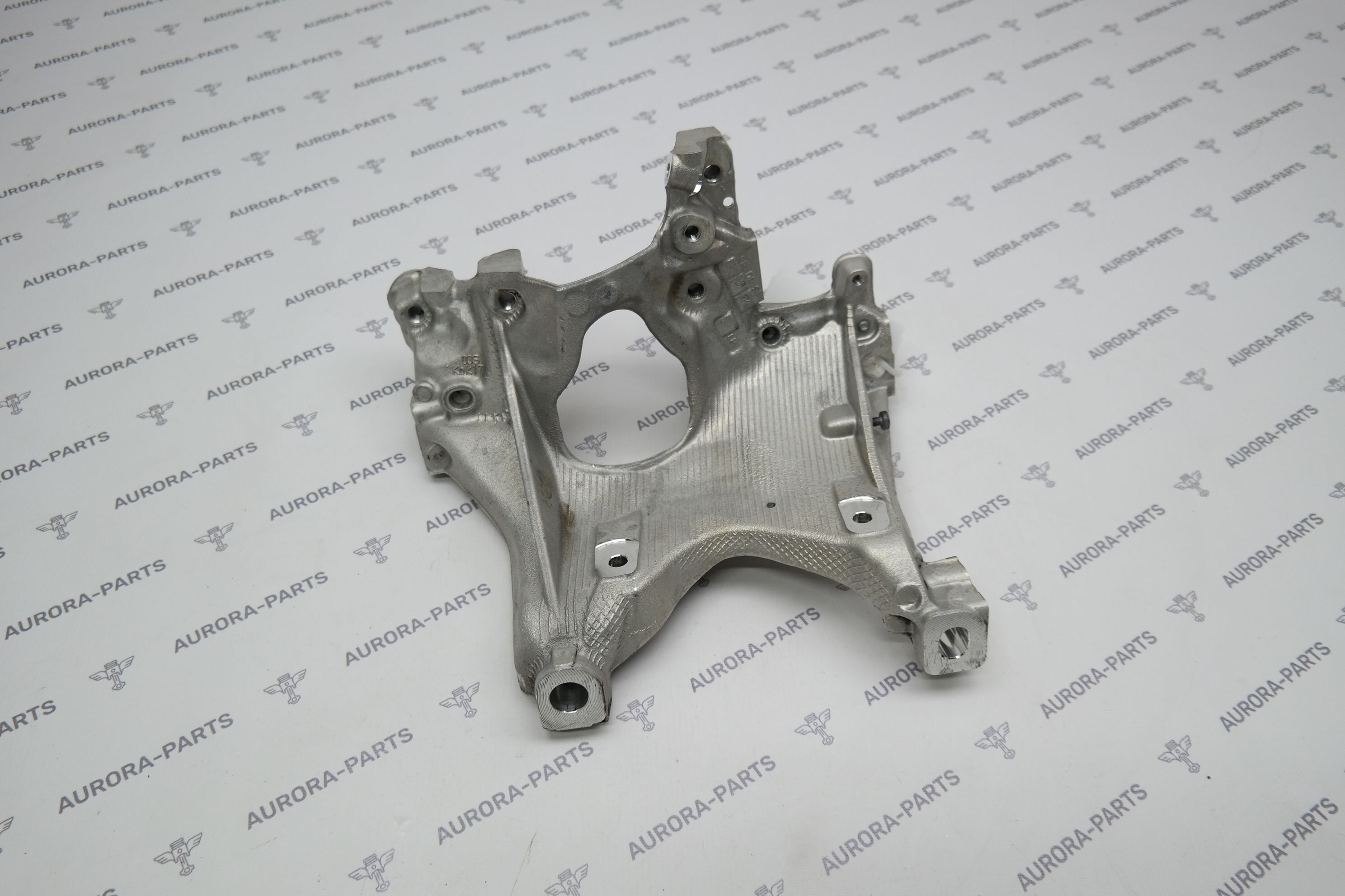 Кронштейн переднего подрамника RH Audi A4