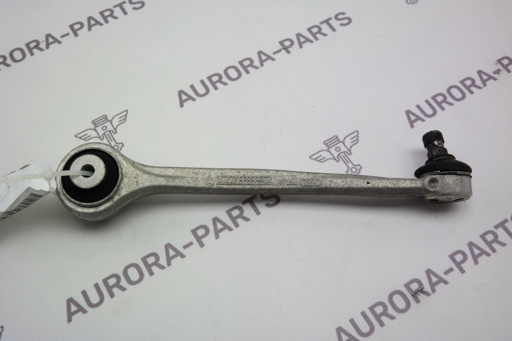 Рычаг передней подвески верхний спереди LH Audi A4