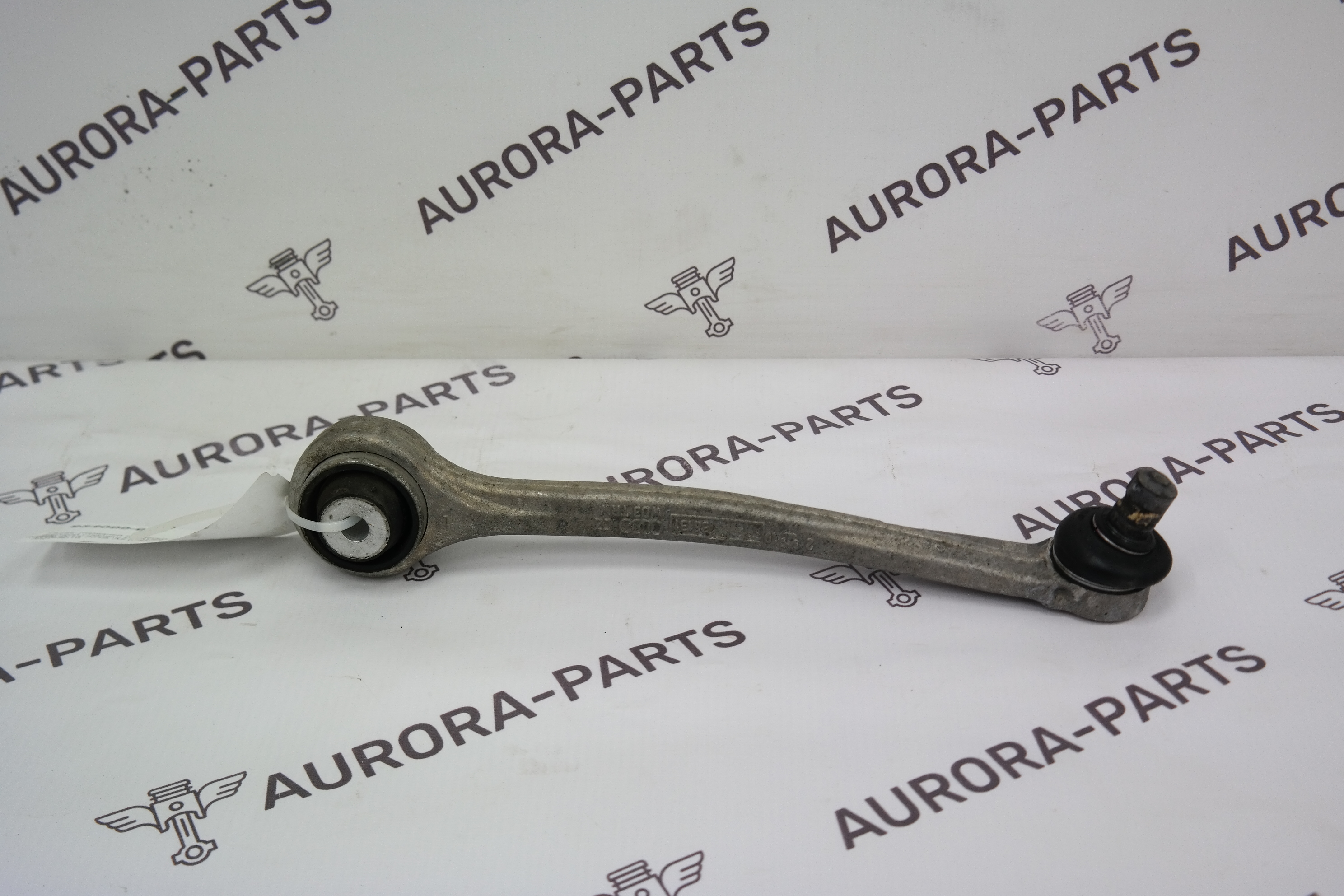 Рычаг передней подвески верхний спереди LH Audi A4