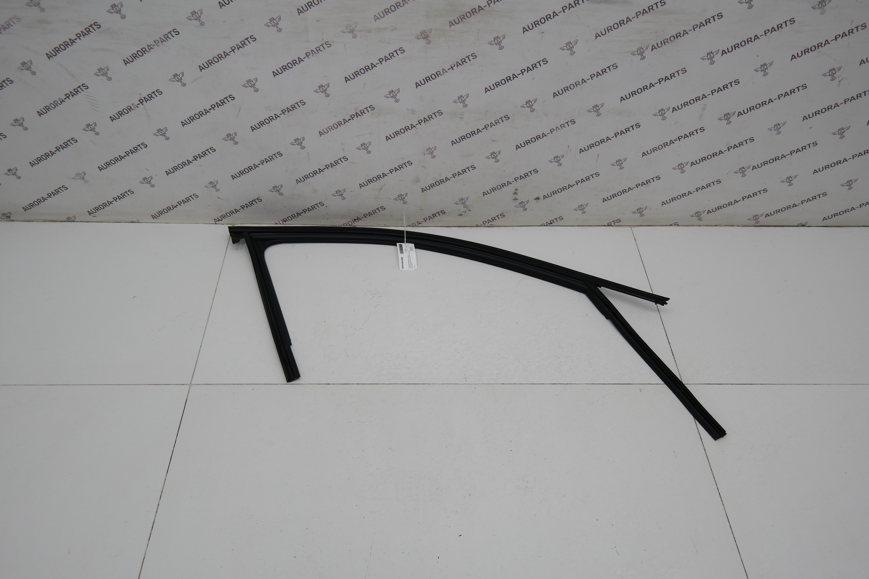 Направляющаяя стекла передней двери RH Audi A4