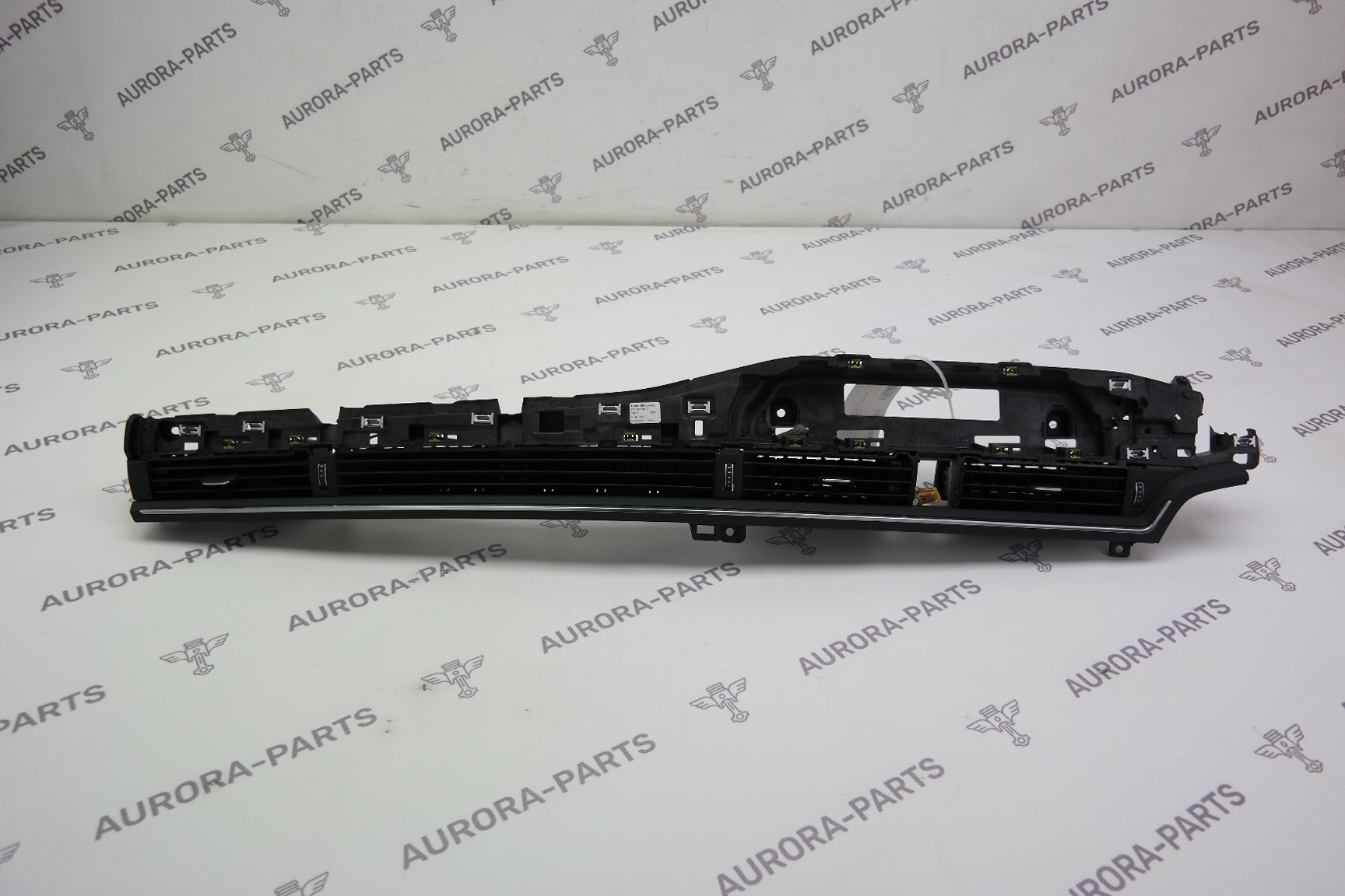 Дефлектор торпеды центральный в сборе Audi A4