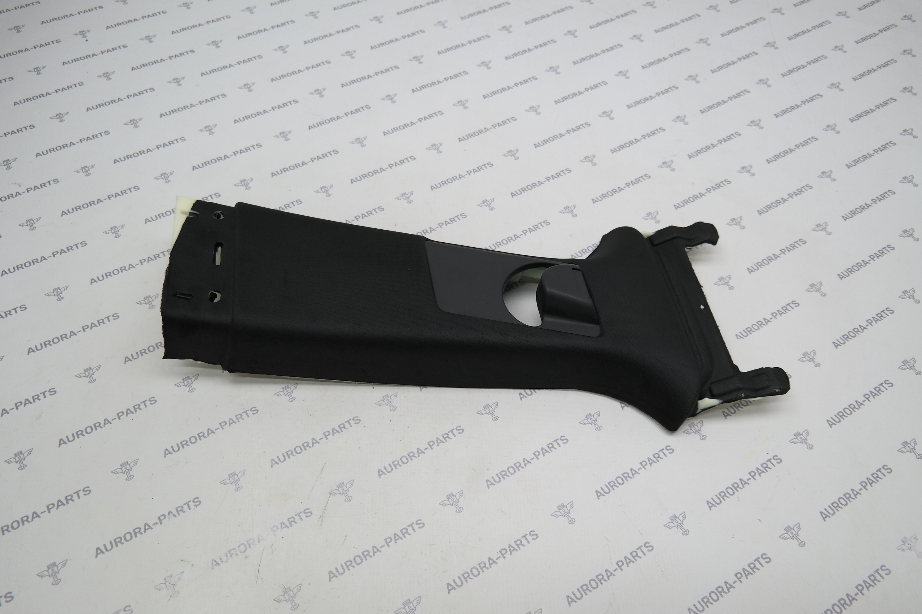 Обшивка стойки B верхняя RH Land Rover Range Rover Sport