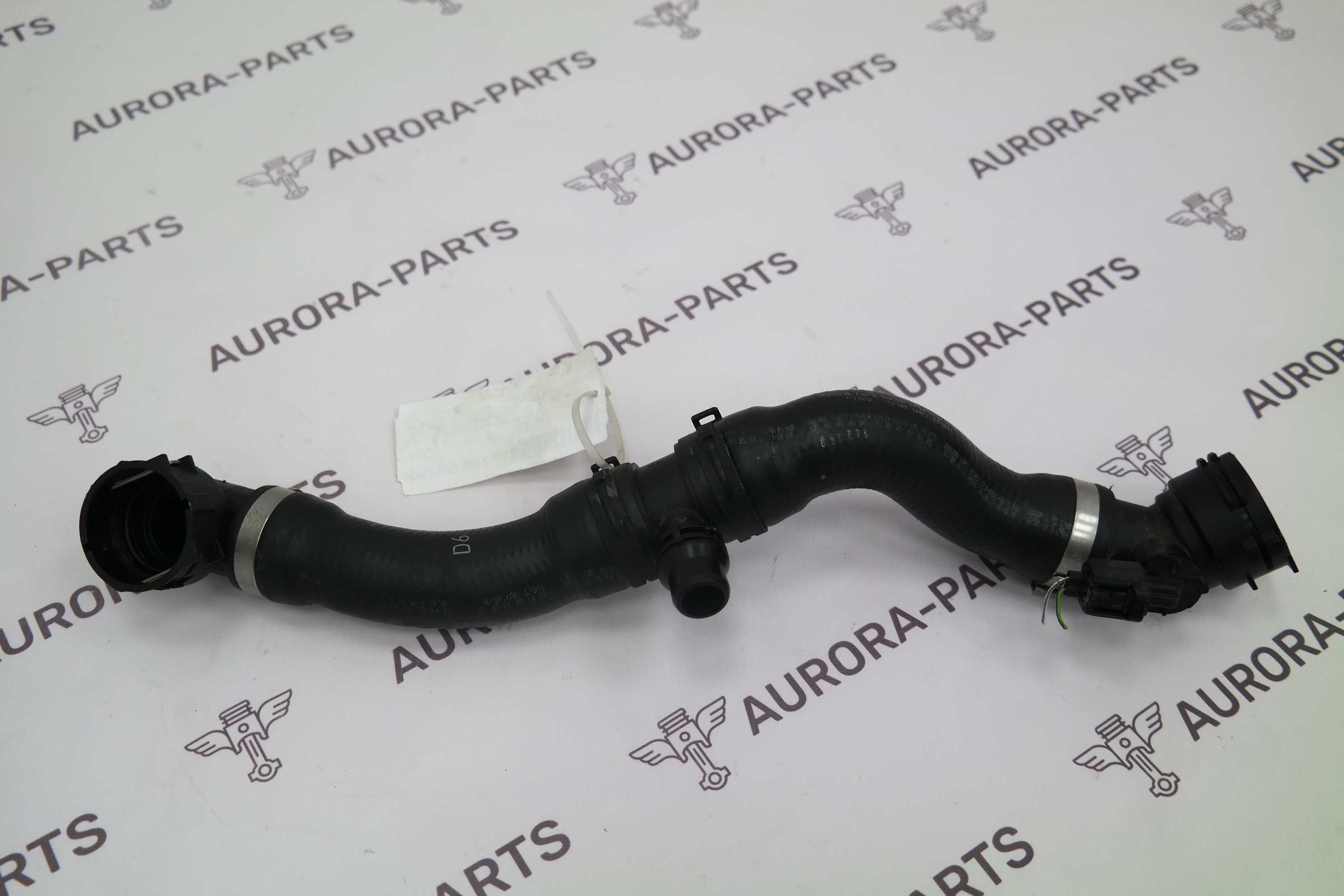 Патрубок системы охлаждения 3.0L AJ20D6 Diesel Land Rover Range Rover Sport