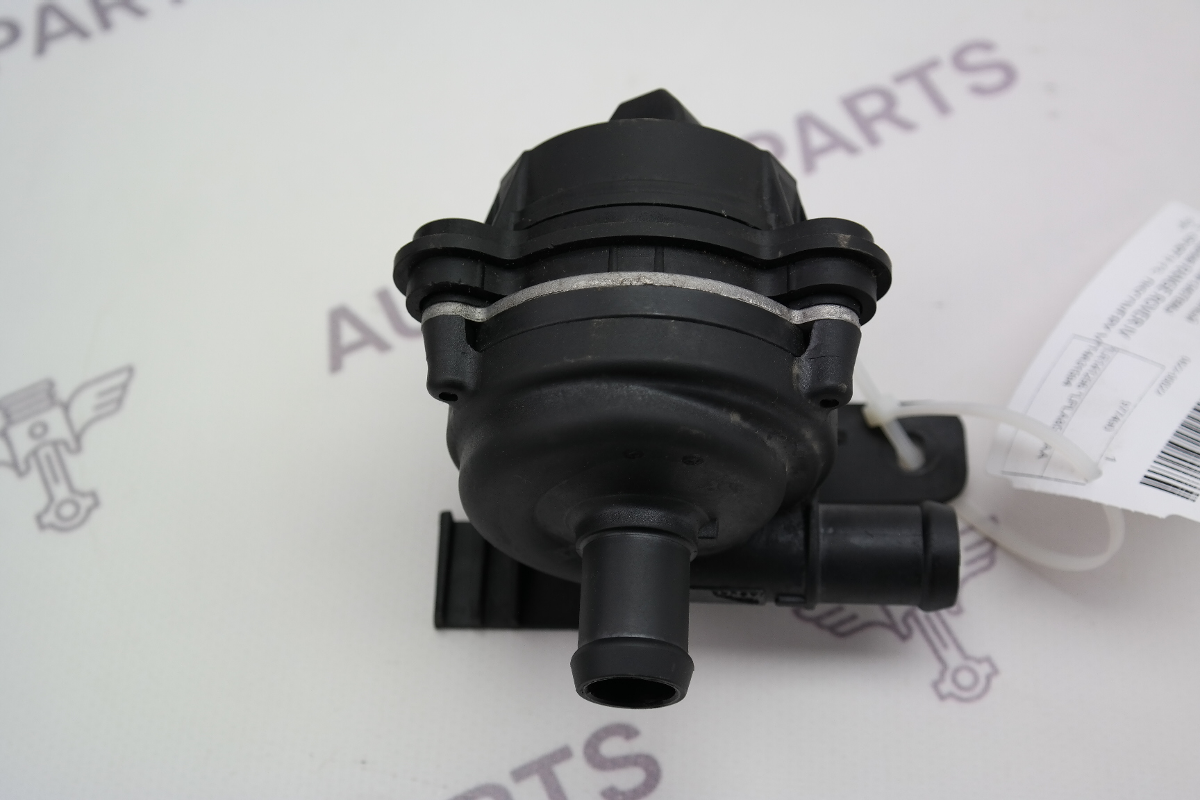 Насос дополнительный электрический системы охлаждения Land Rover Discovery