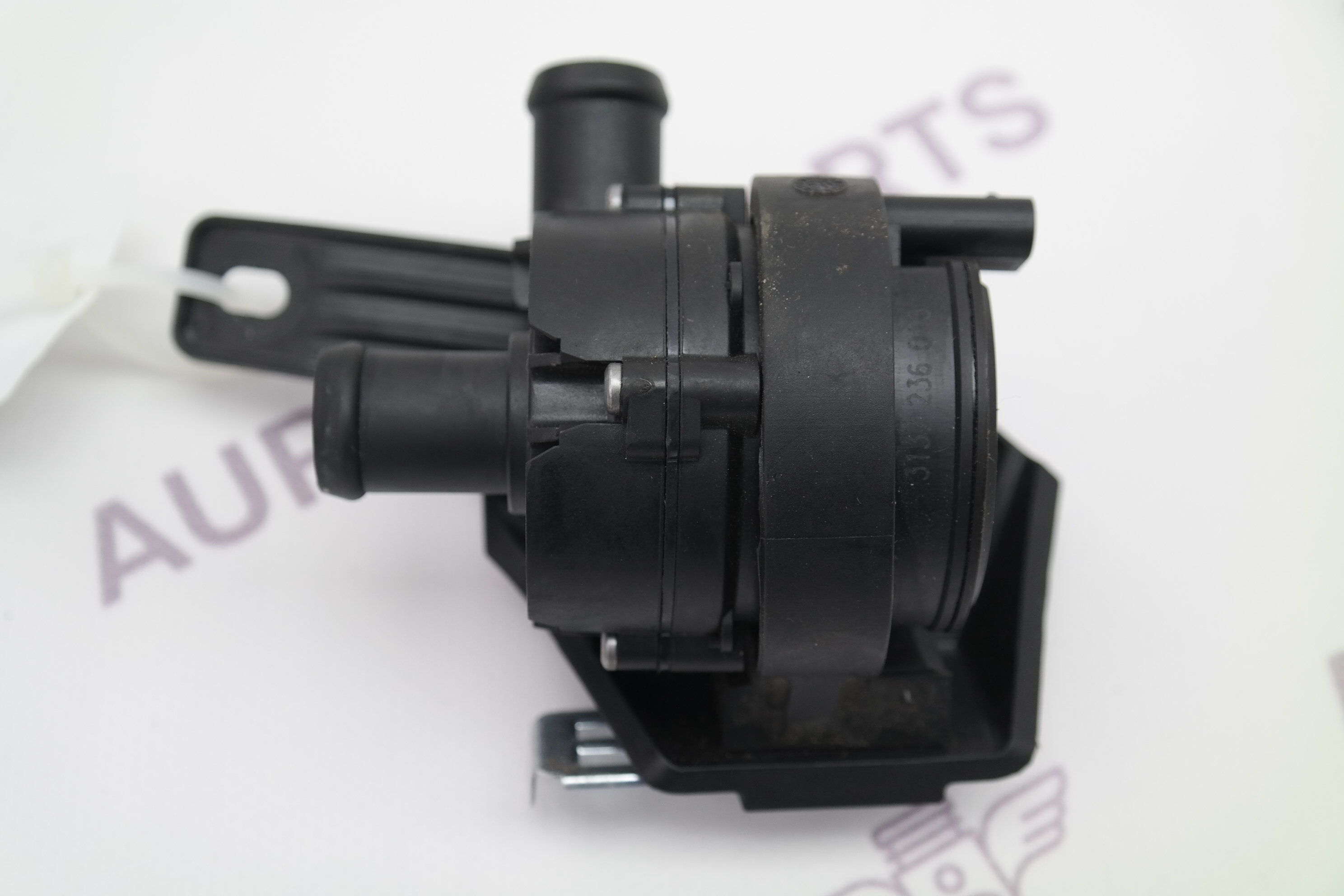 Насос дополнительный электрический системы охлаждения Land Rover Discovery