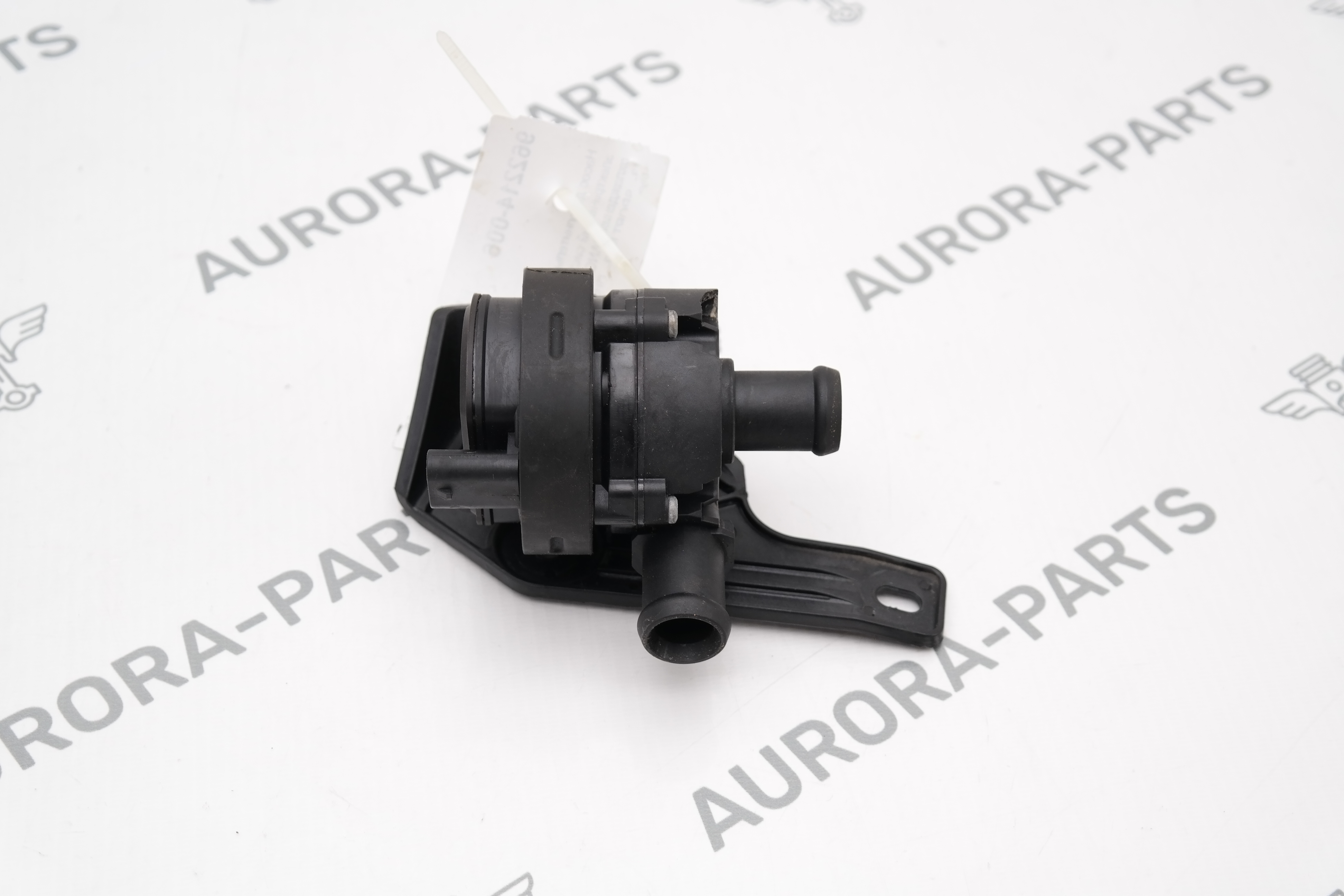 Насос дополнительный электрический системы охлаждения Land Rover Discovery