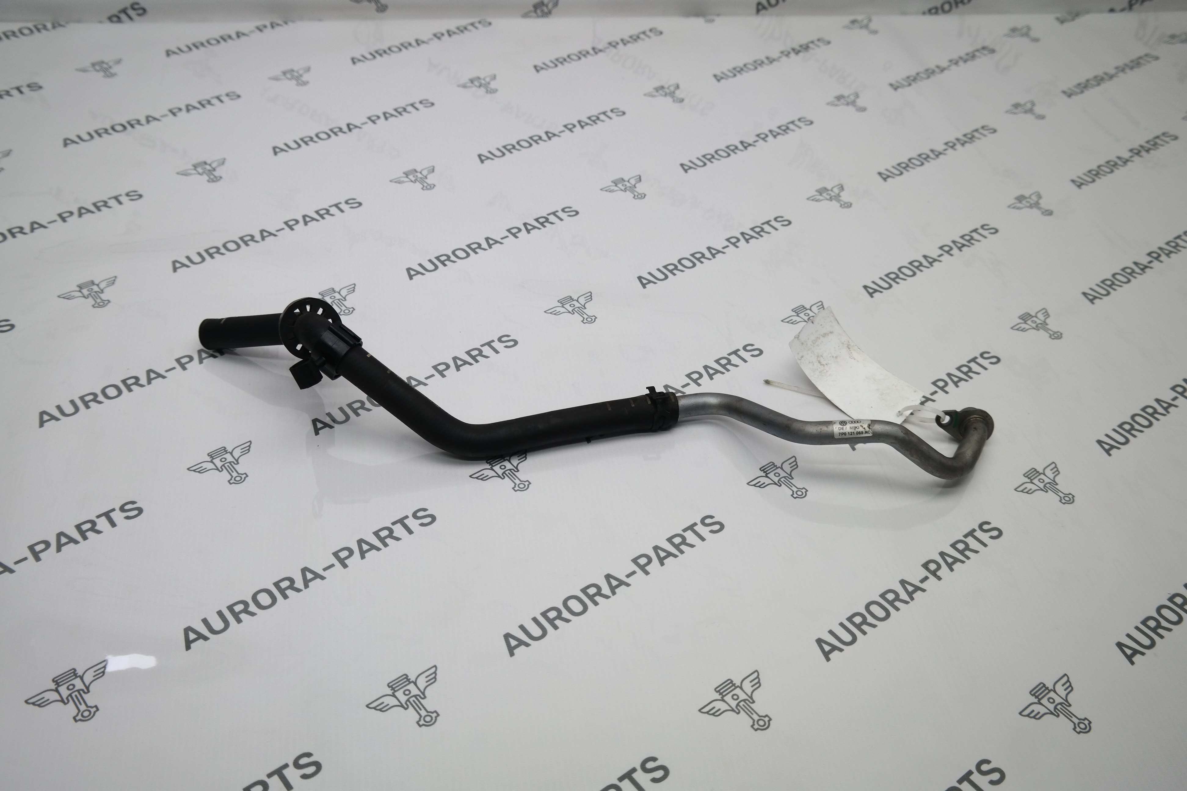 Трубка системы охлаждения Porsche Cayenne