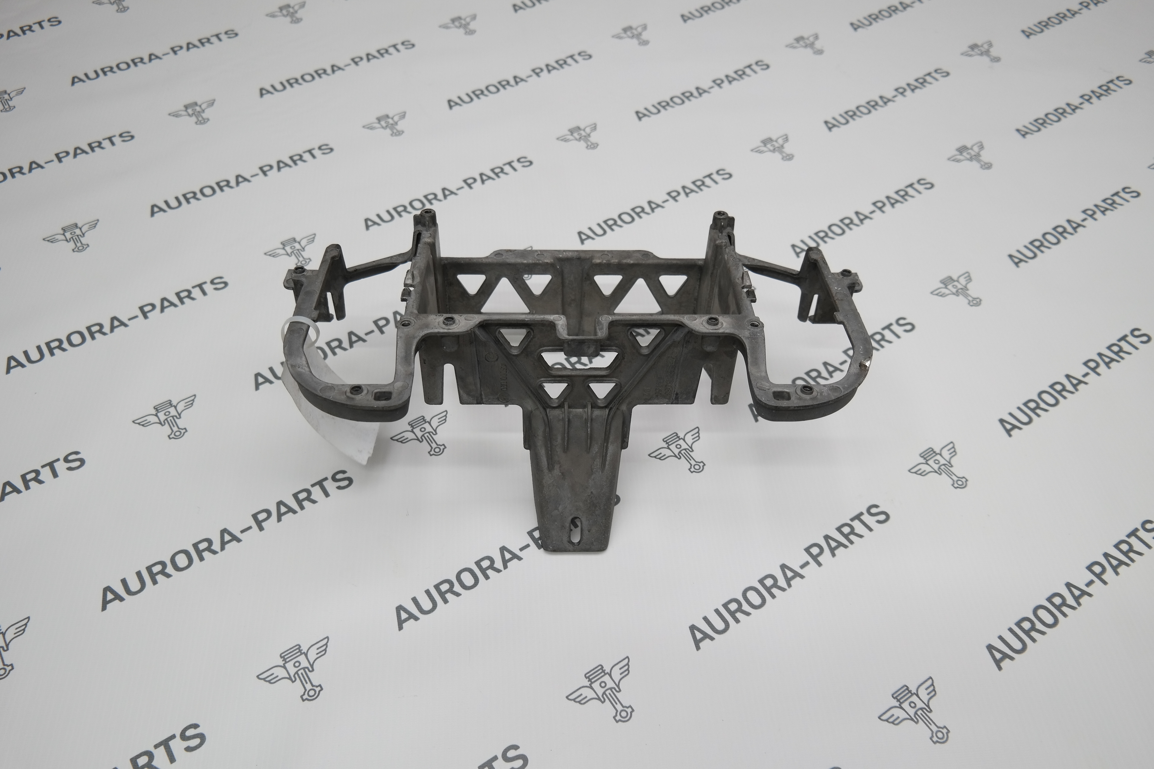 Кронштейн магнитолы Porsche Cayenne