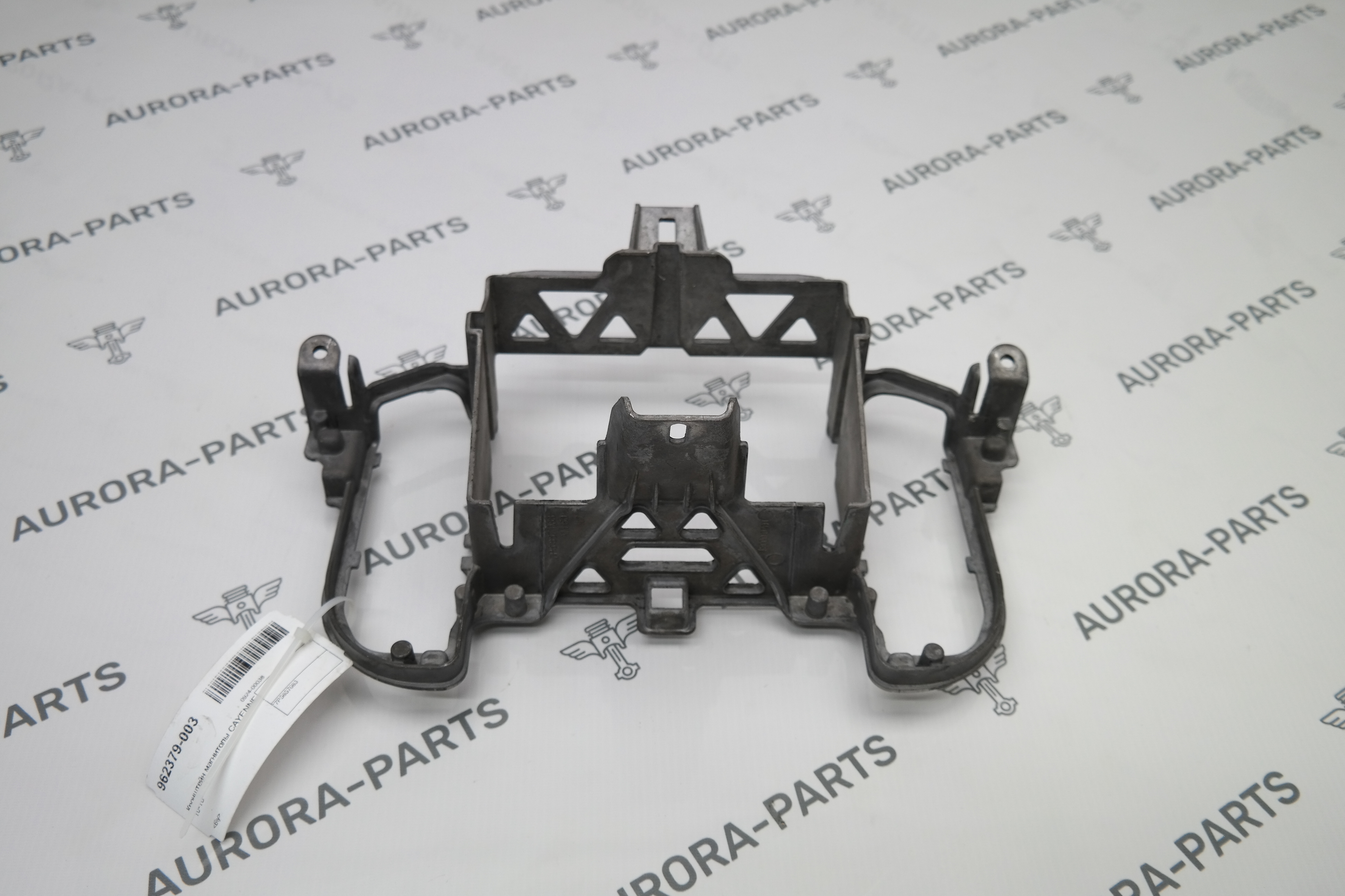 Кронштейн магнитолы Porsche Cayenne