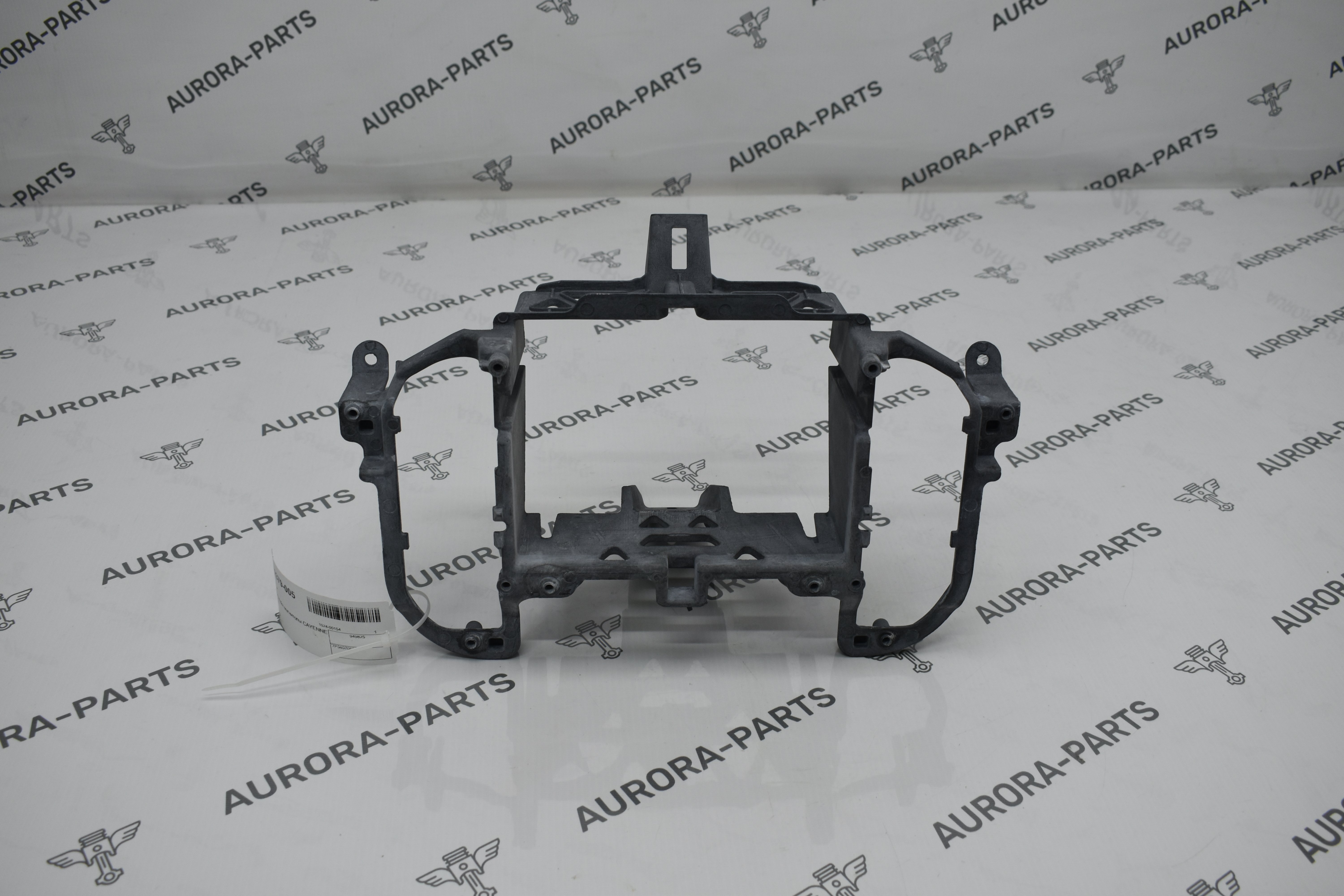 Кронштейн магнитолы Porsche Cayenne