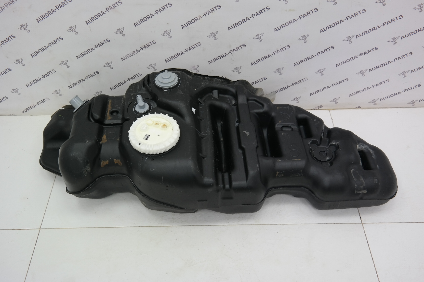 Бак топливный в сборе с электрическим насосом Toyota Land Cruiser