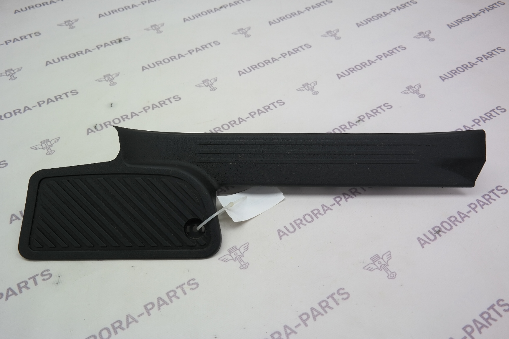 Накладка порога задней двери LH Lexus LX