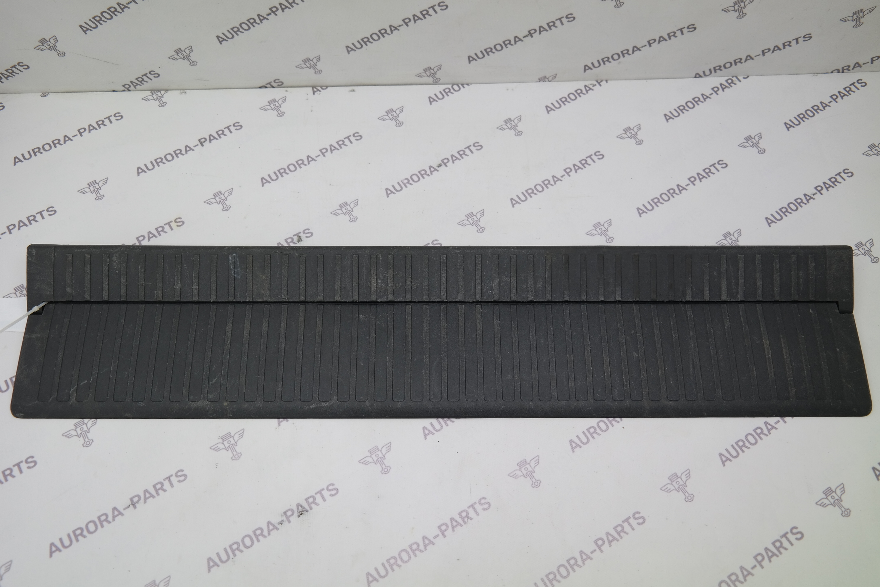 Накладка, обшивка пола заднего борта Toyota Land Cruiser