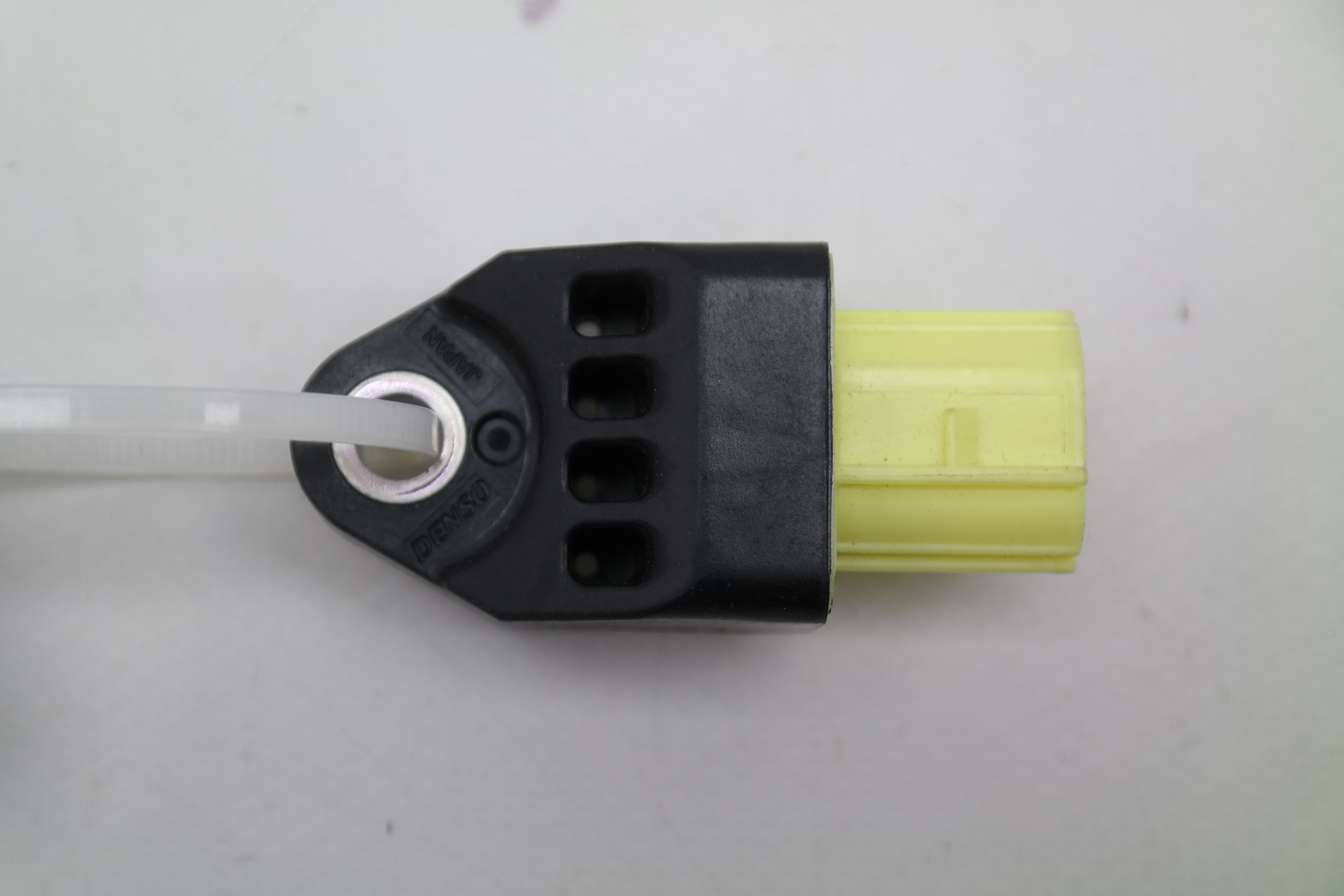 Датчик удара Toyota Land Cruiser