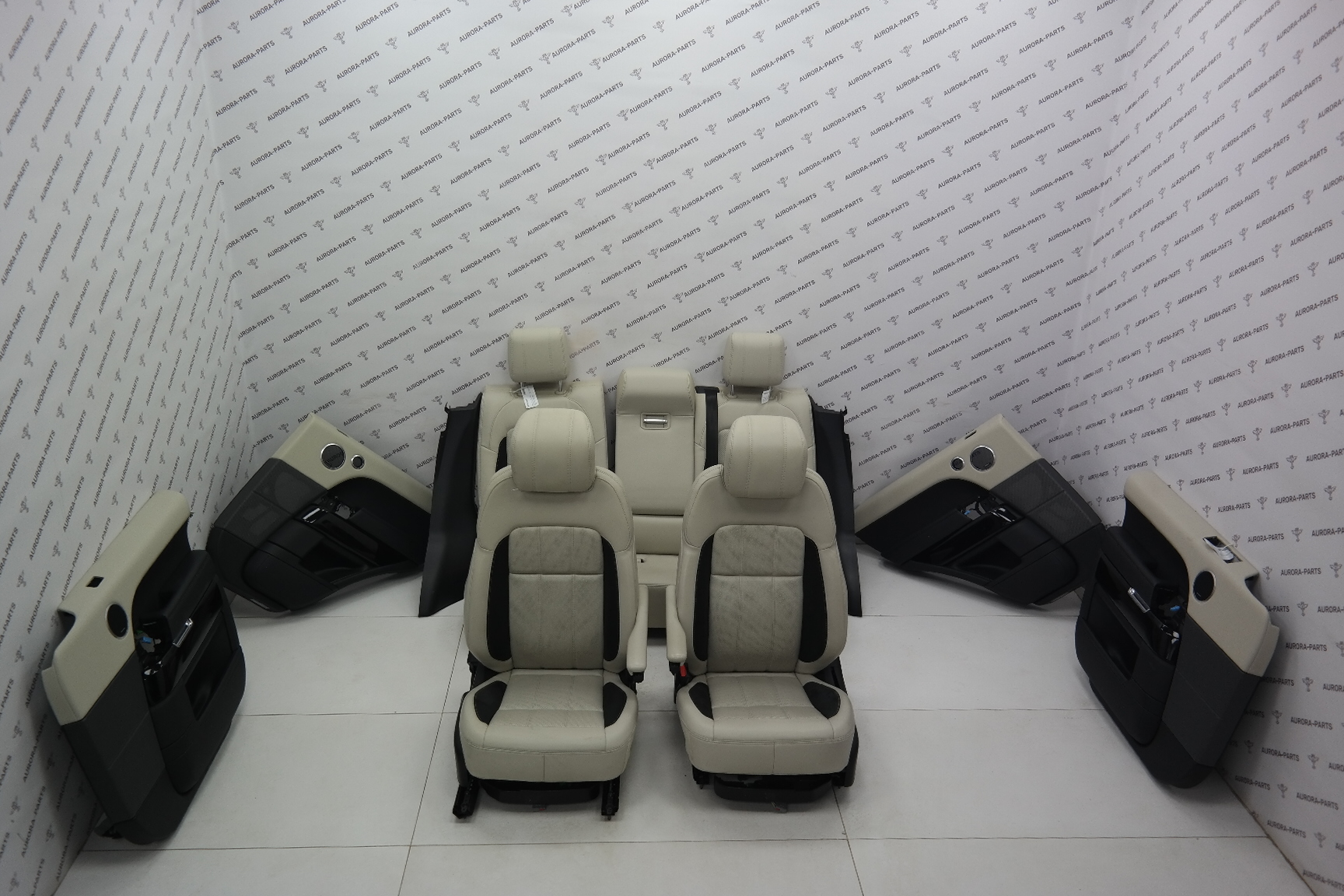 Комплект сидений Белая кожа с алькантарой, перфорация, подогрев Land Rover Range Rover Sport