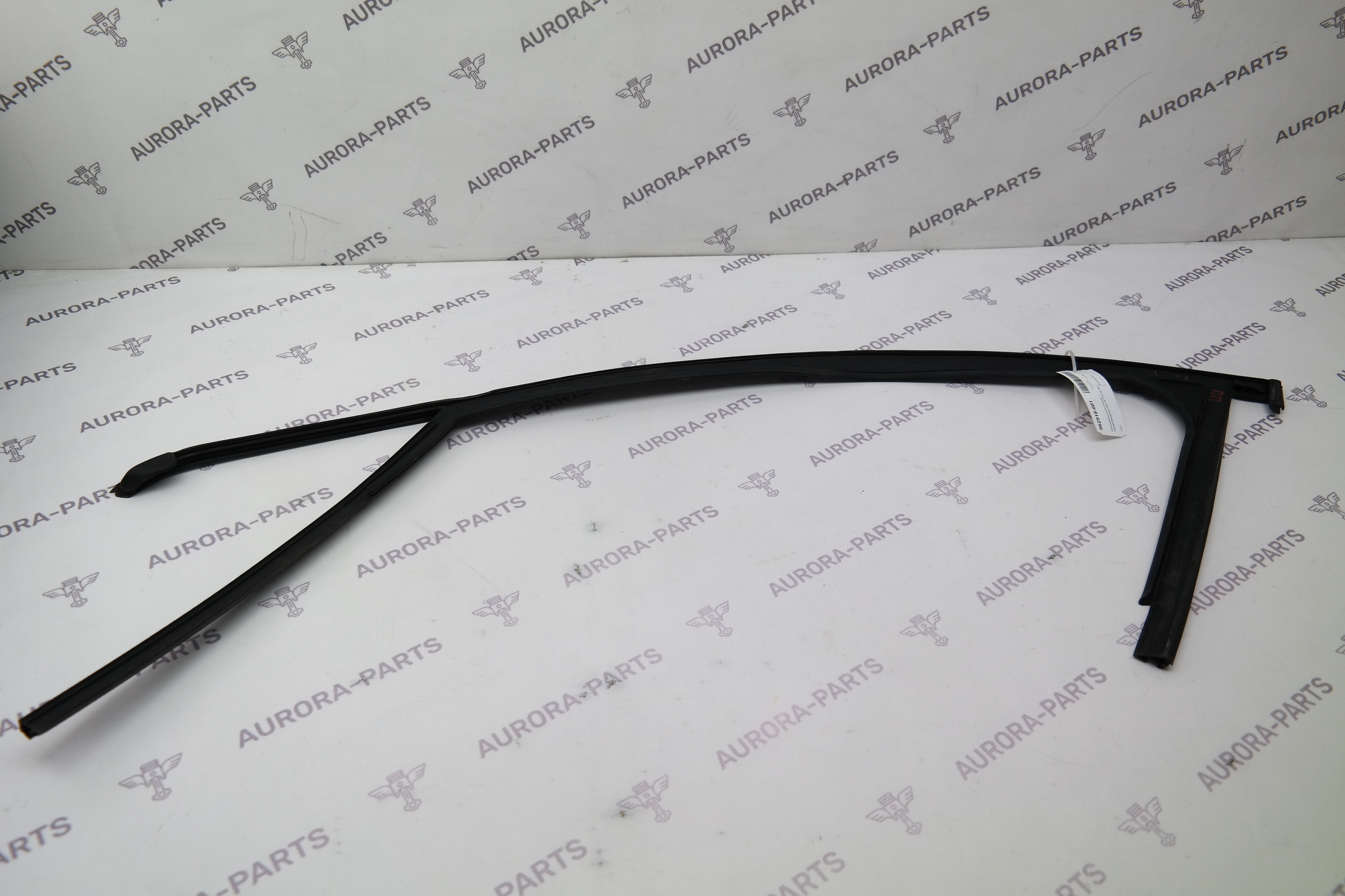 Направляющаяя стекла передней двери RH Mercedes A-Klasse