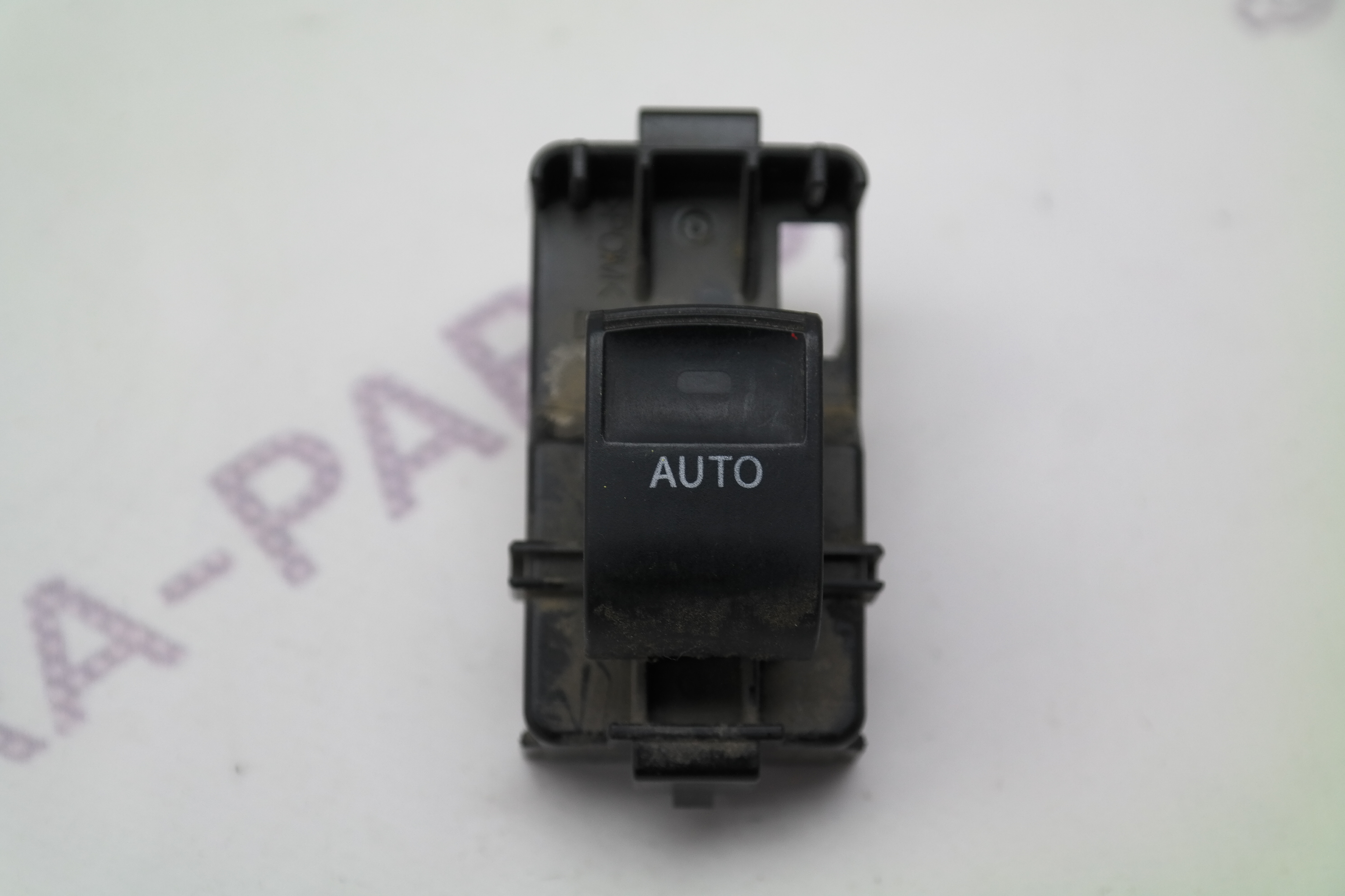 Кнопка стеклоподъемника Toyota Land Cruiser